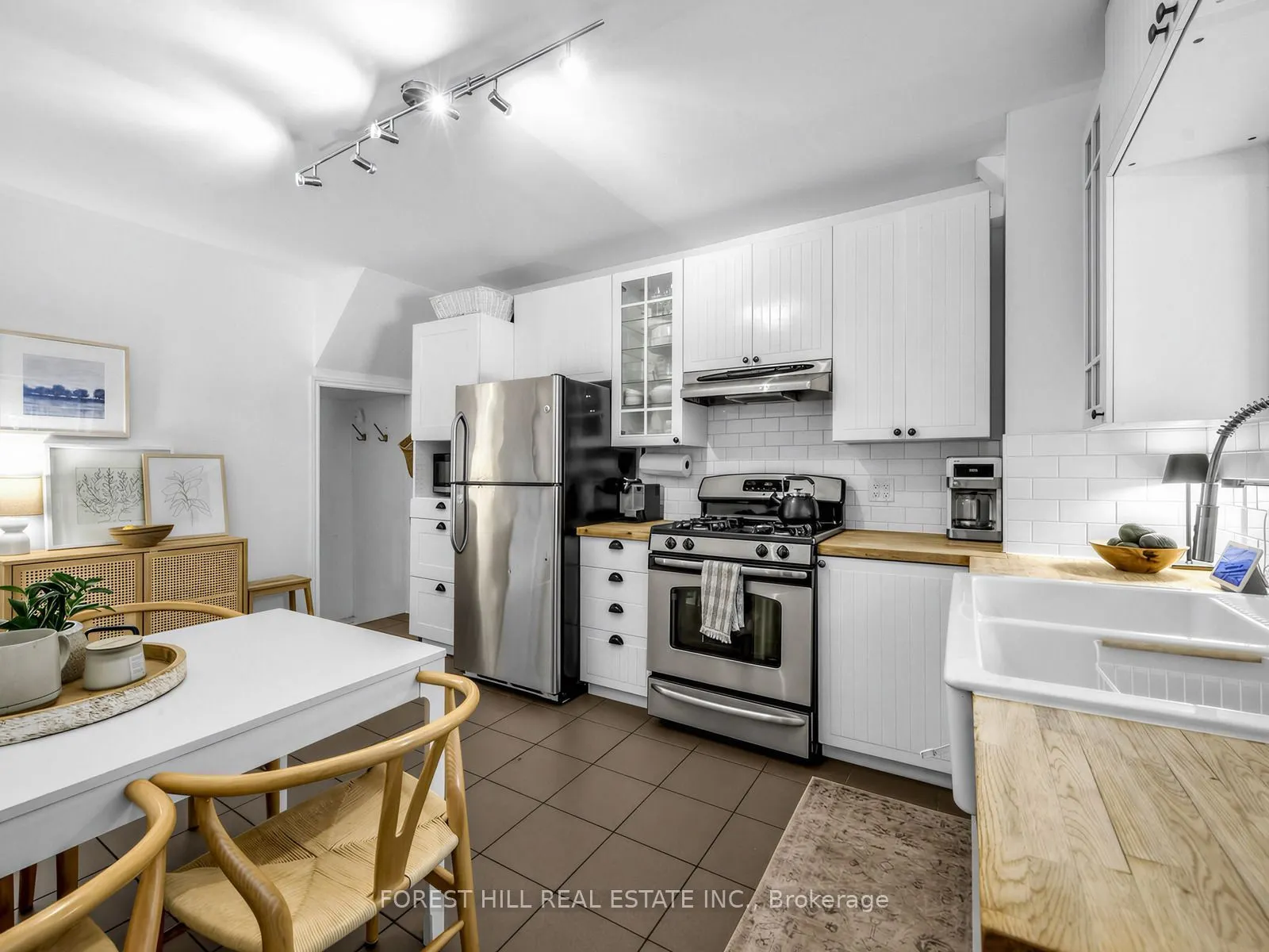 84 Walpole Avenue