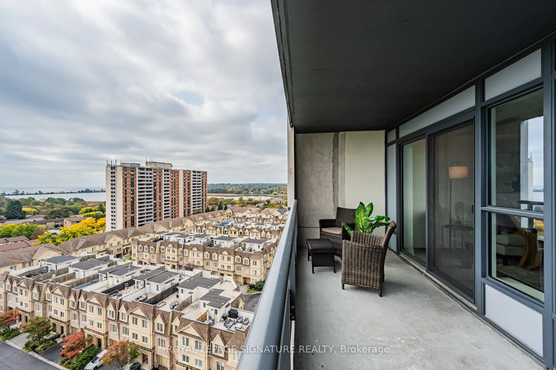 1255 Bayly Street #1206