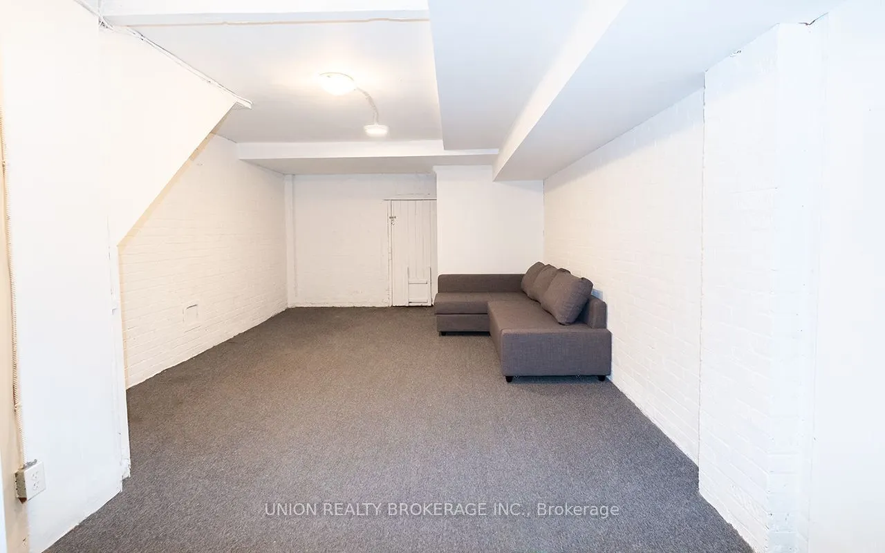 2373 Queen Street E