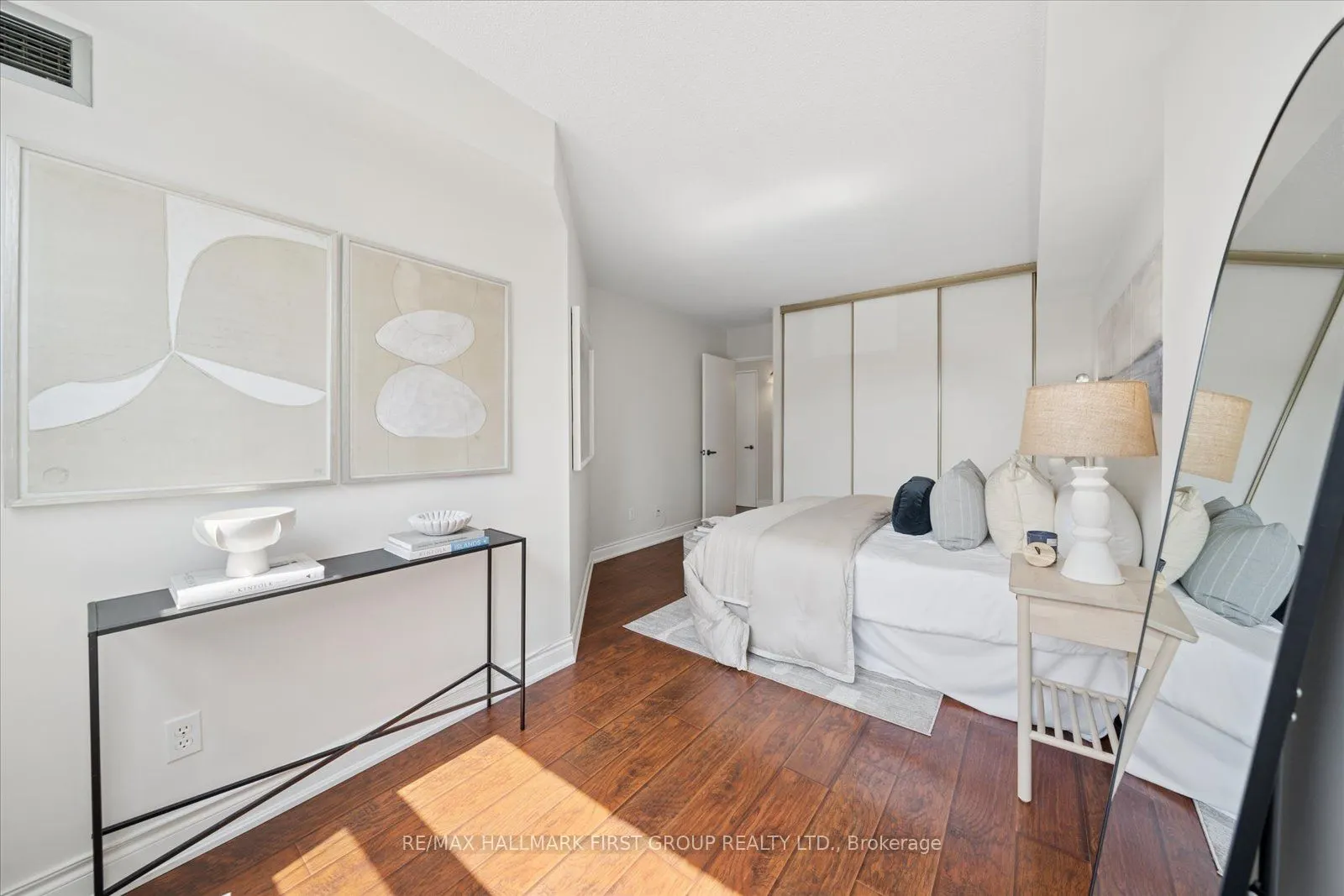 2 Westney Road N #206