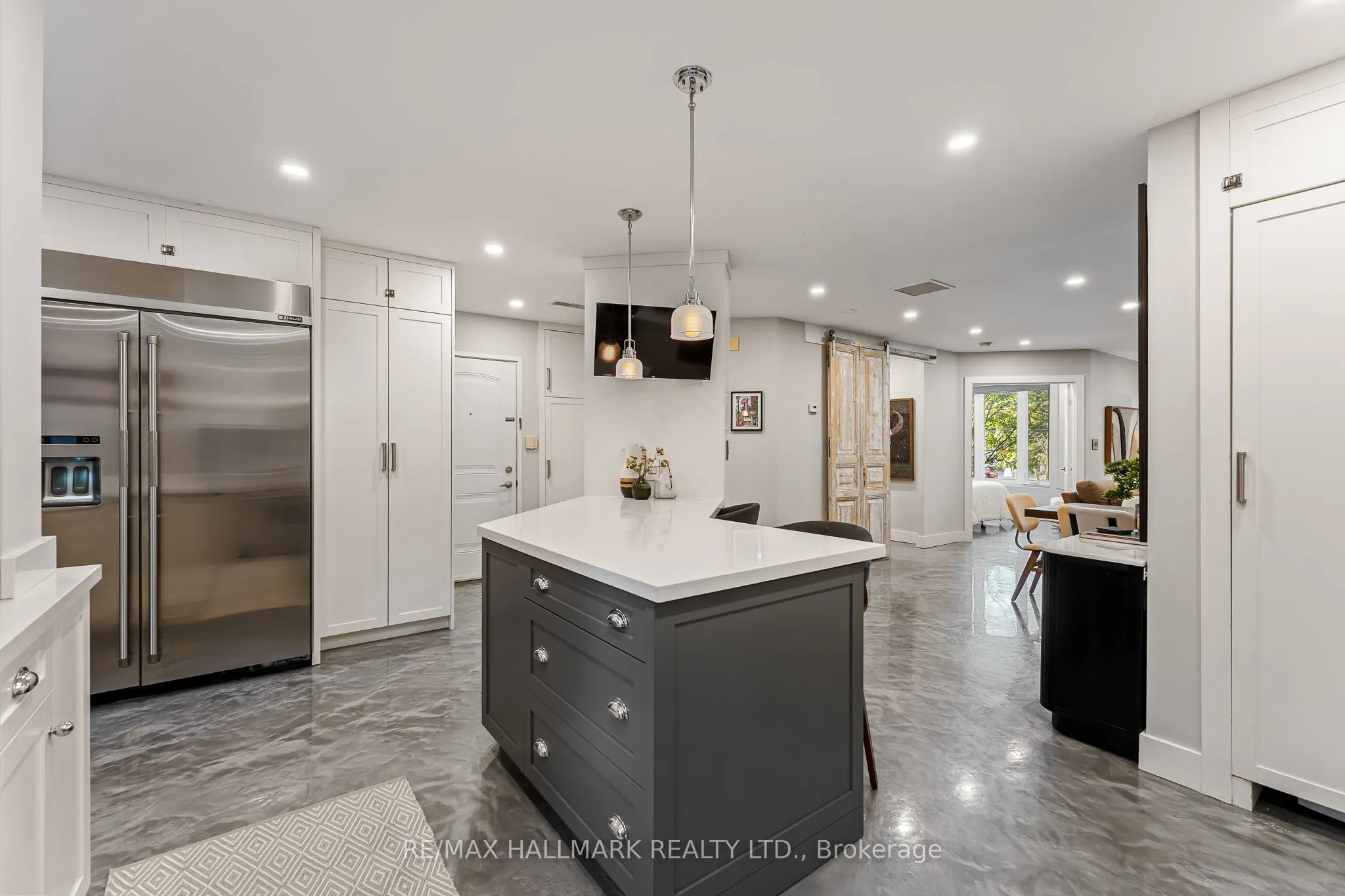 2365 Queen Street E #201