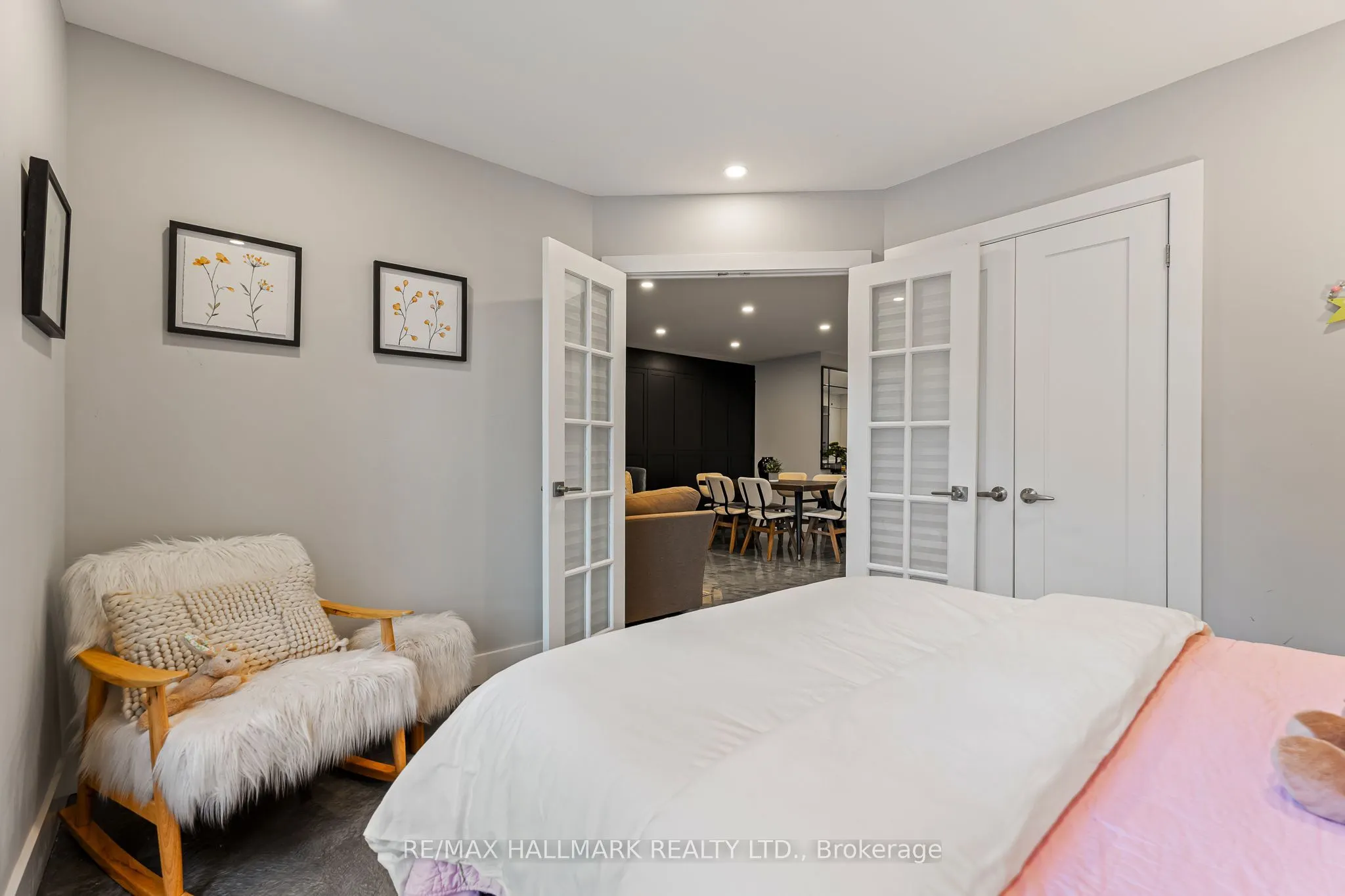 2365 Queen Street E #201