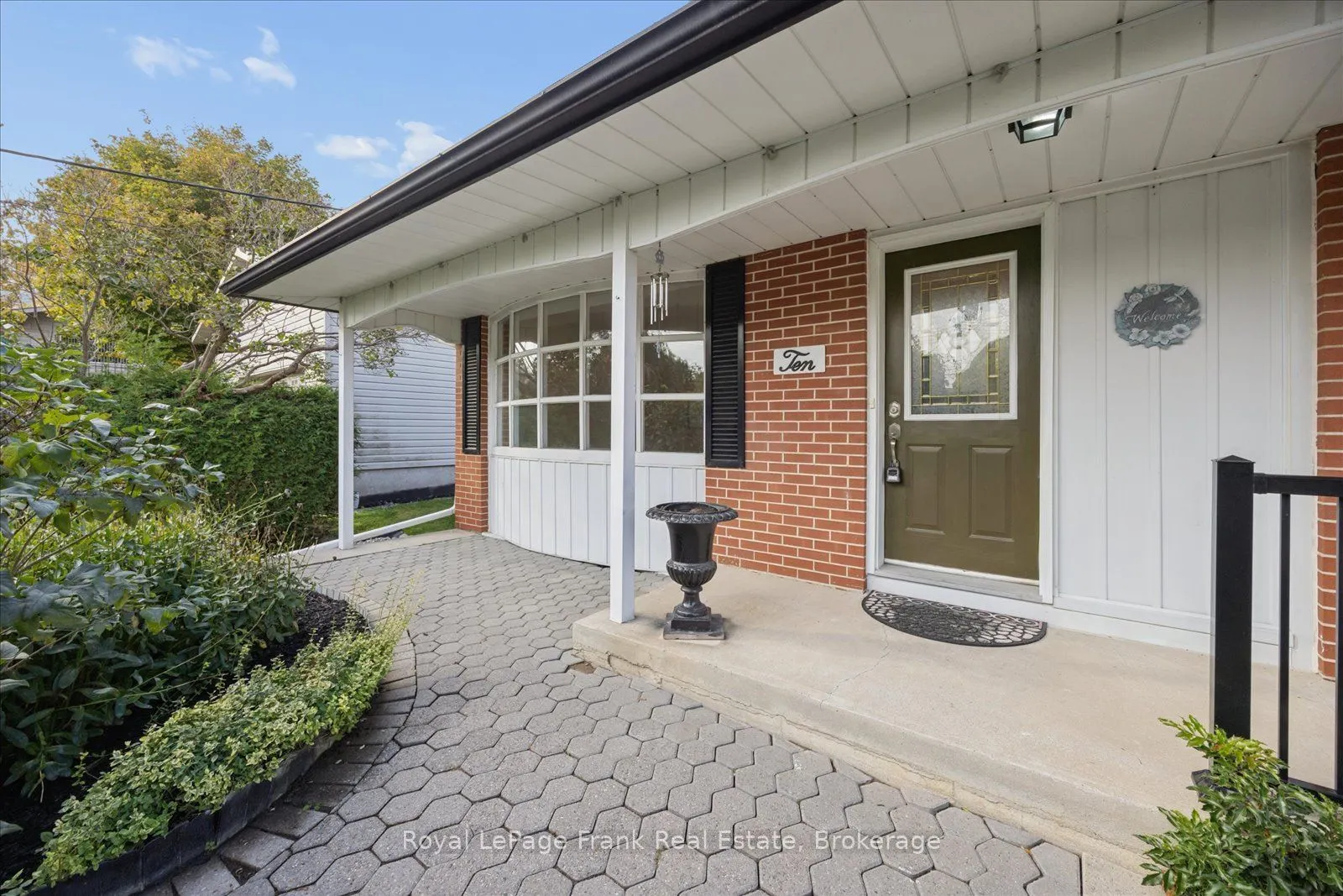 10 Sunicrest Boulevard