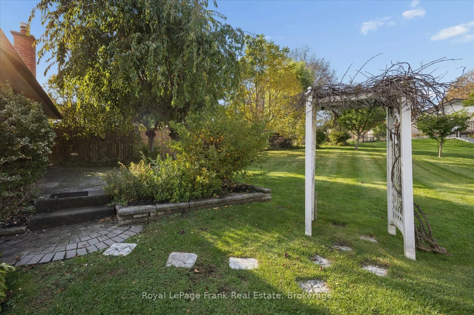 10 Sunicrest Boulevard