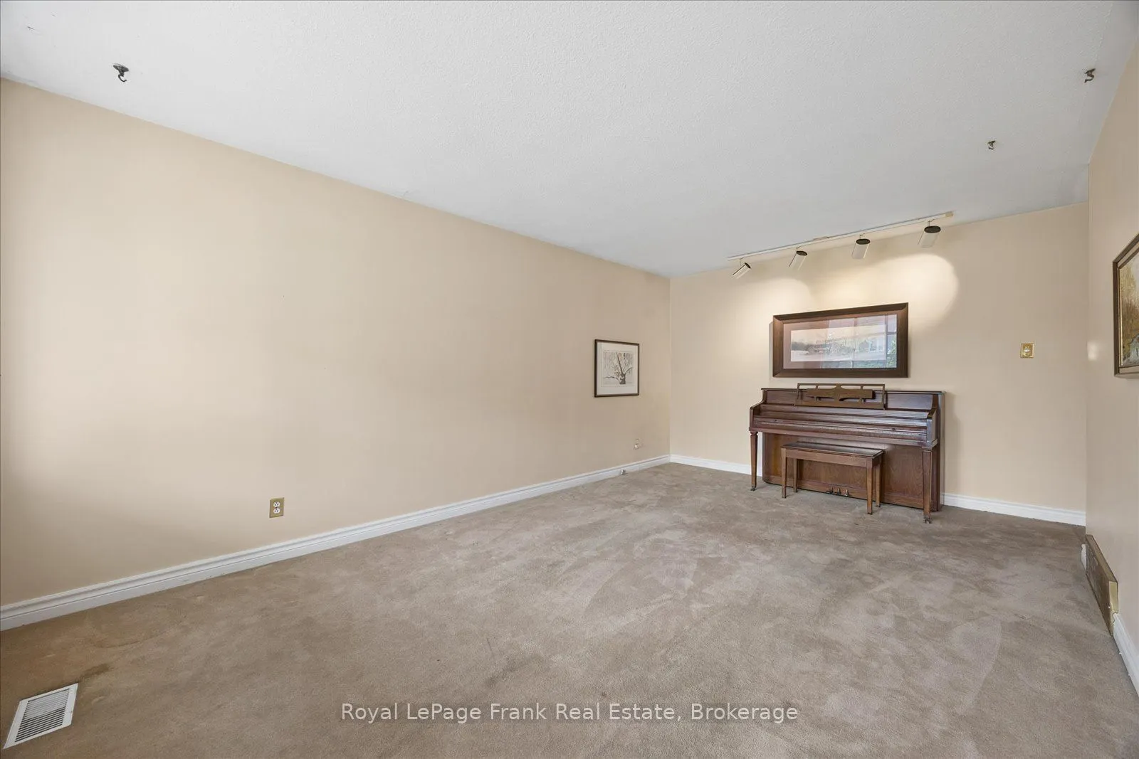 10 Sunicrest Boulevard
