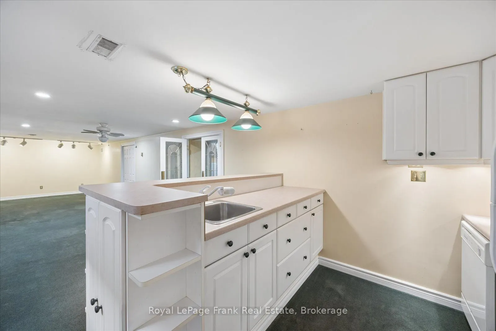 10 Sunicrest Boulevard