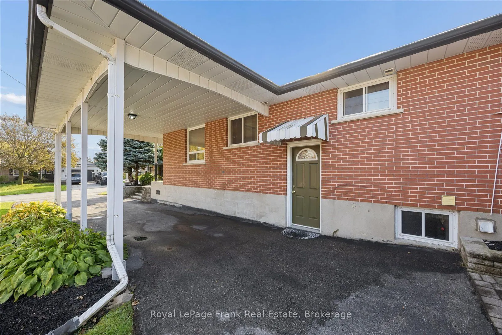 10 Sunicrest Boulevard