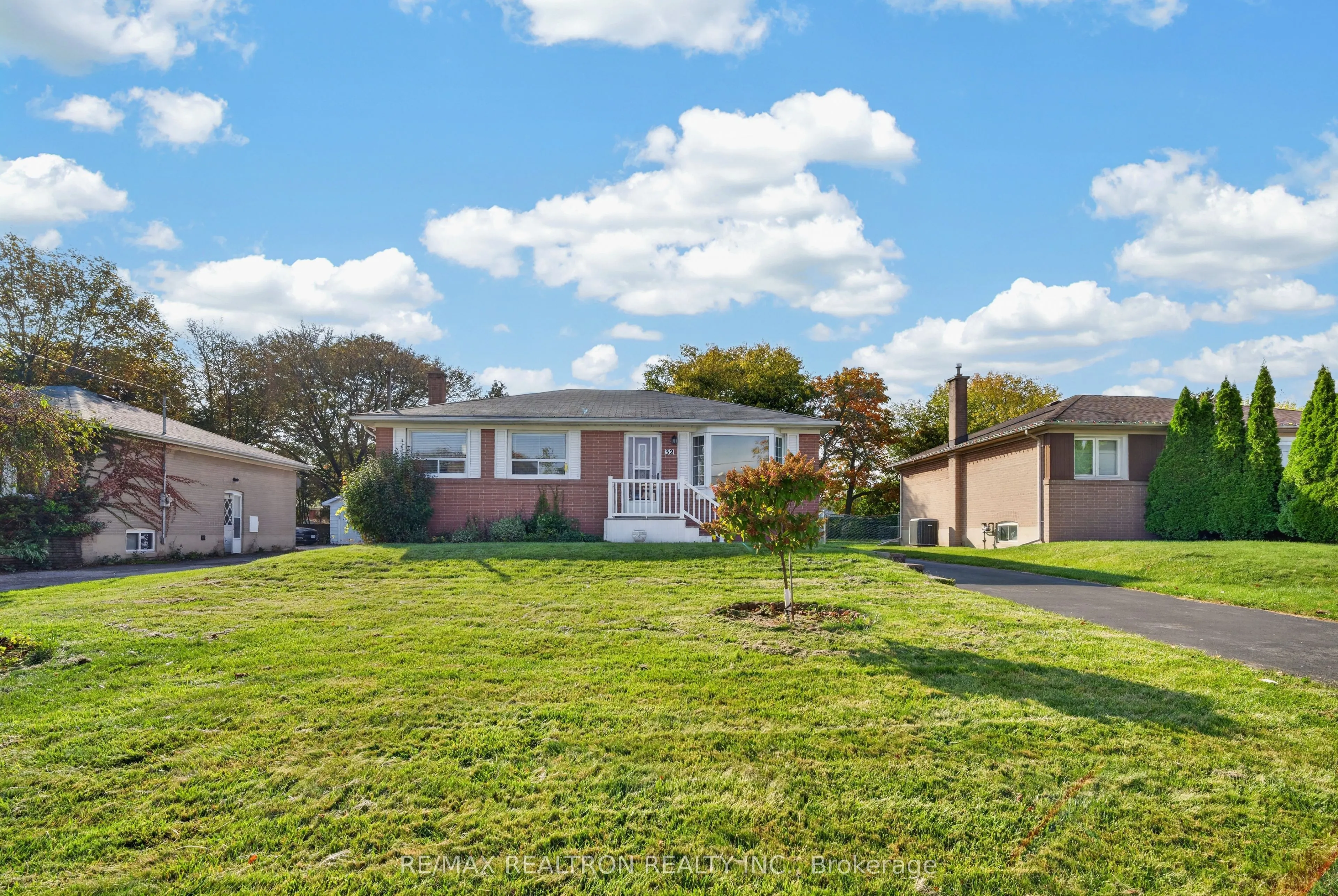 32 Linton Avenue