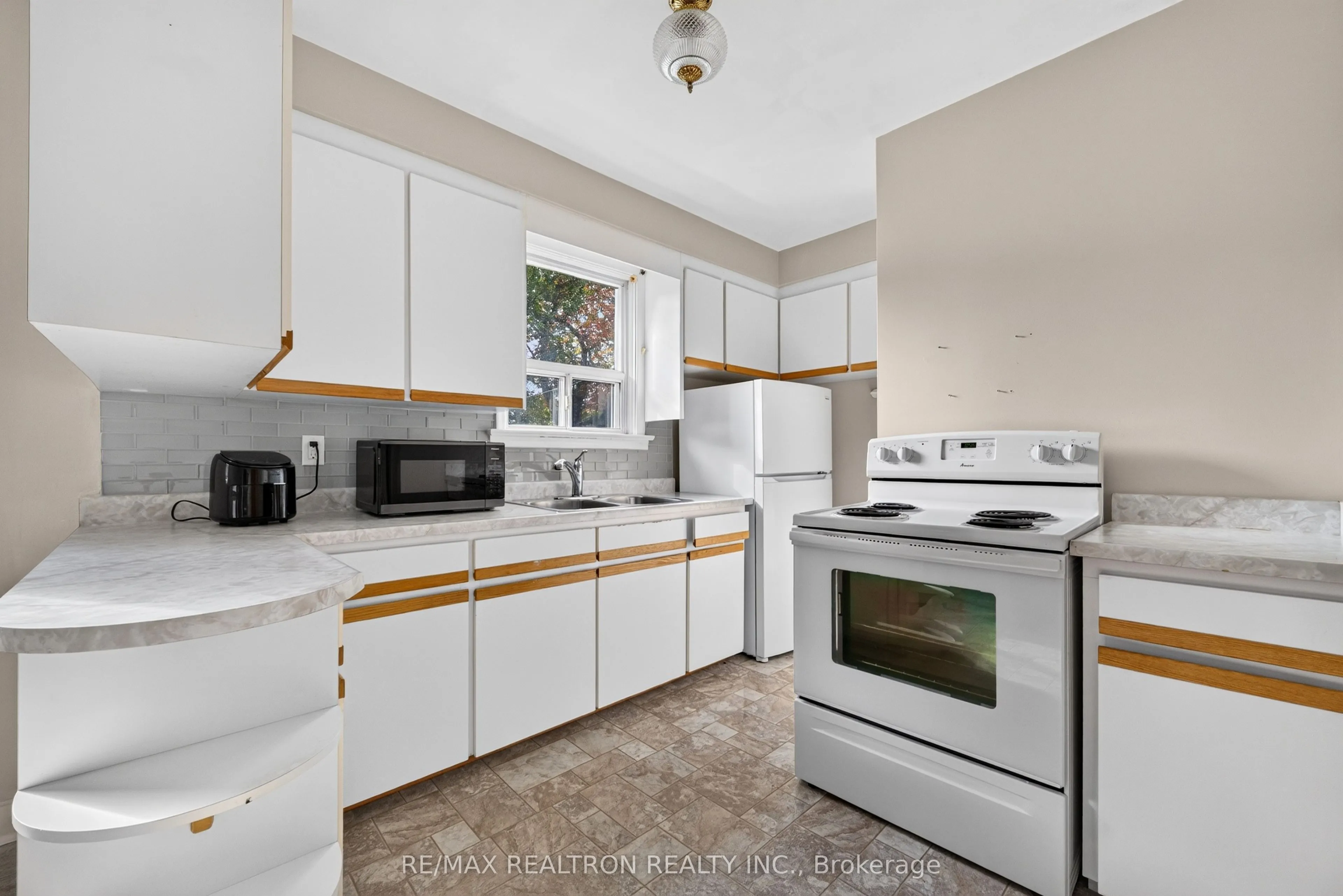 32 Linton Avenue