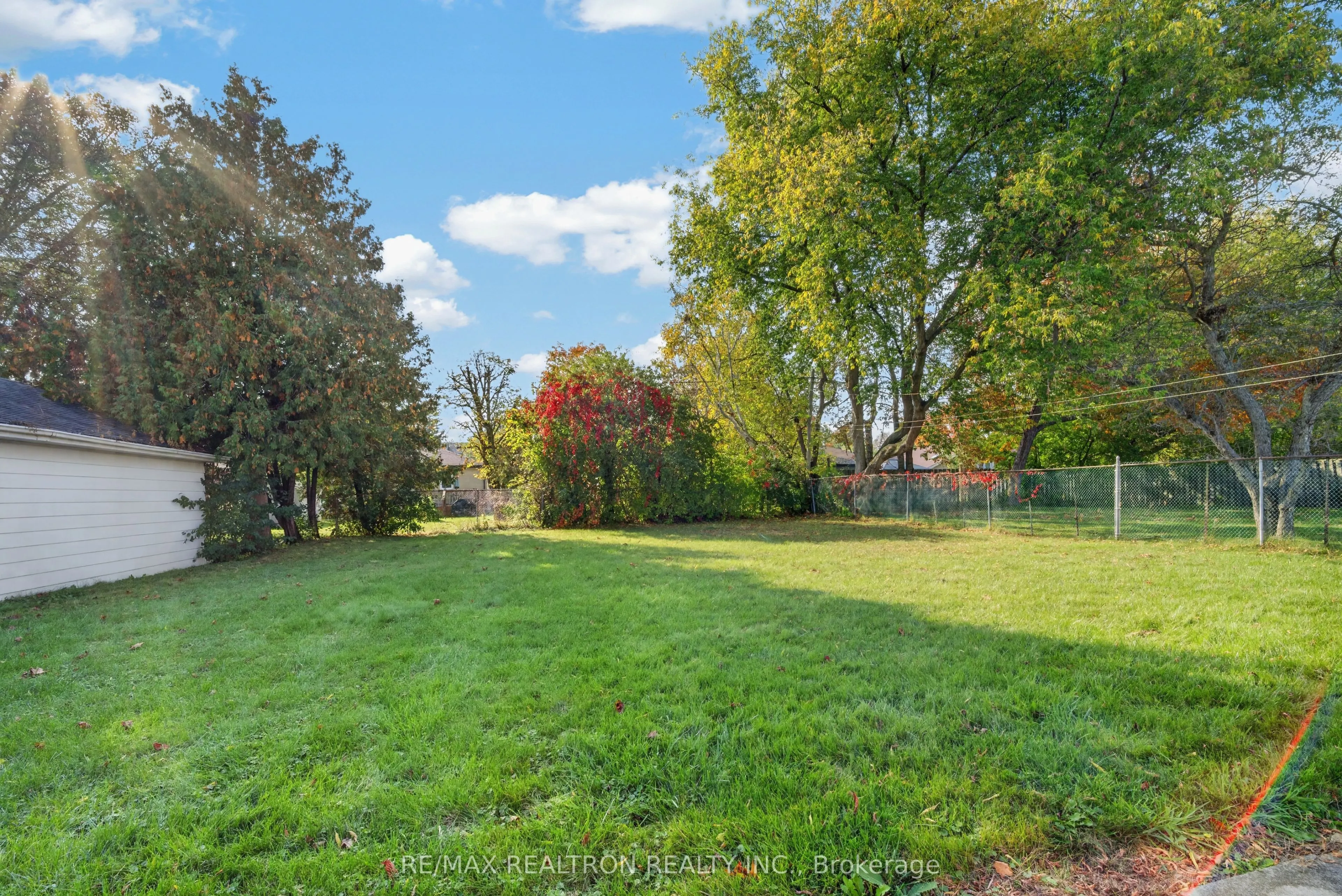 32 Linton Avenue