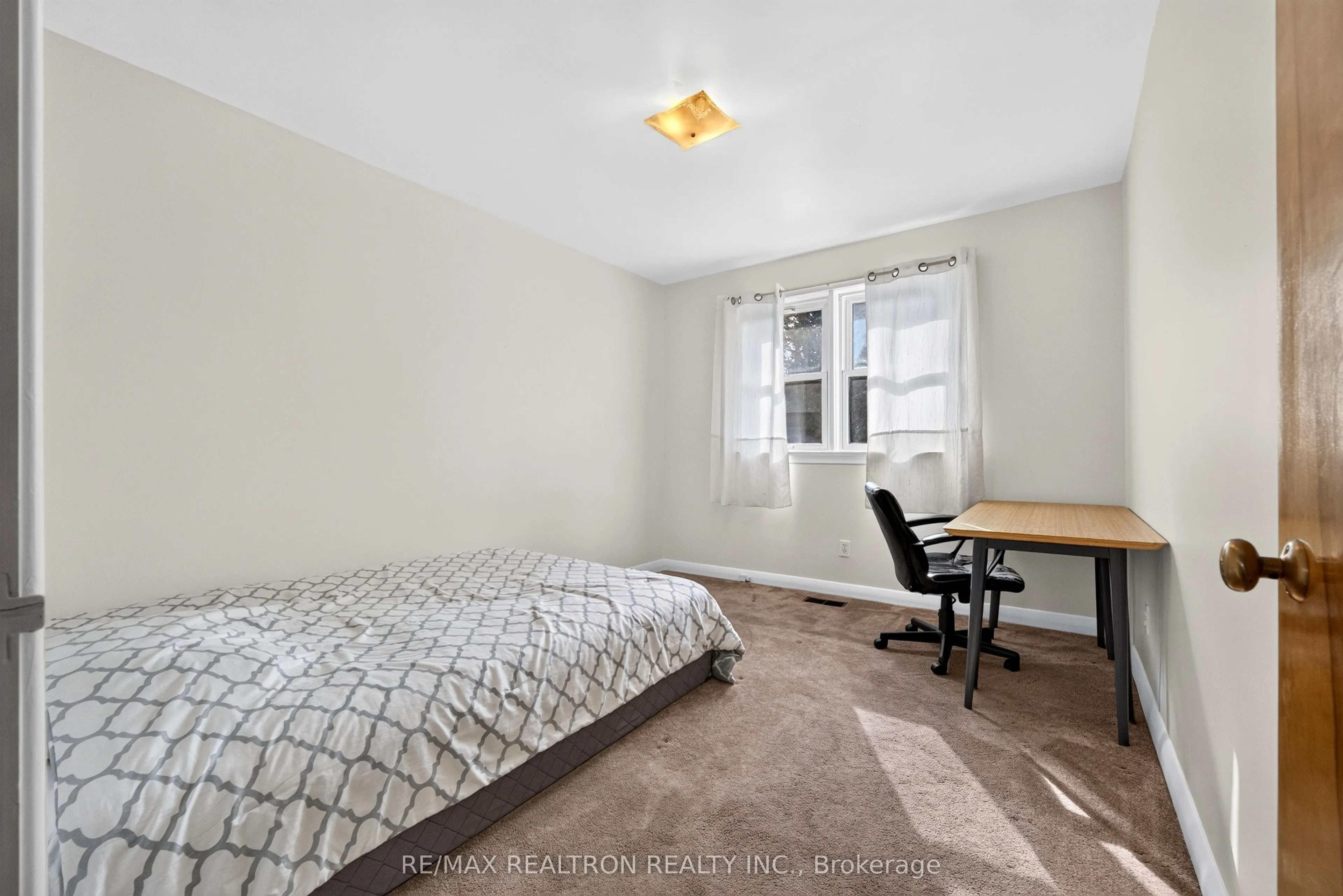 32 Linton Avenue