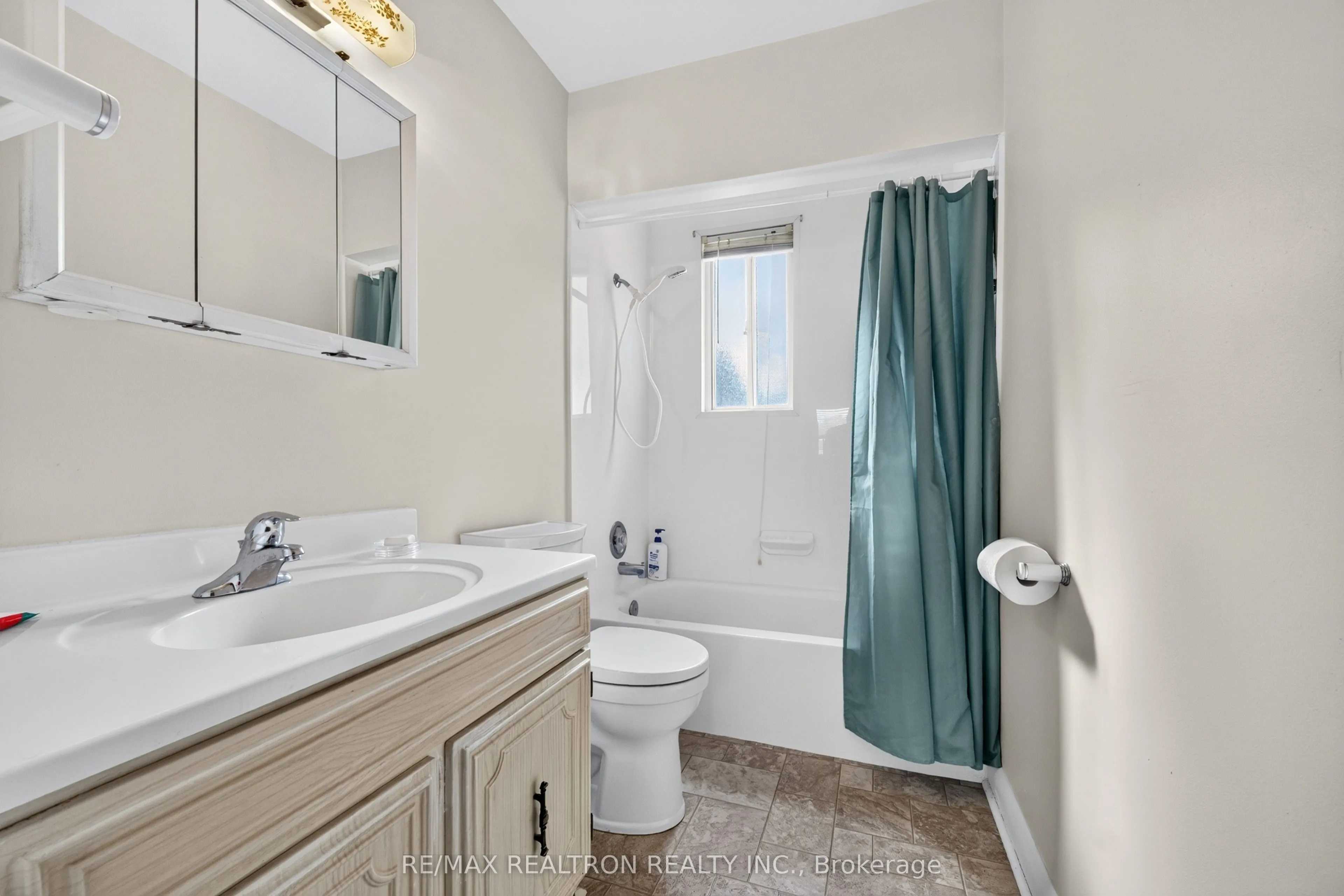 32 Linton Avenue