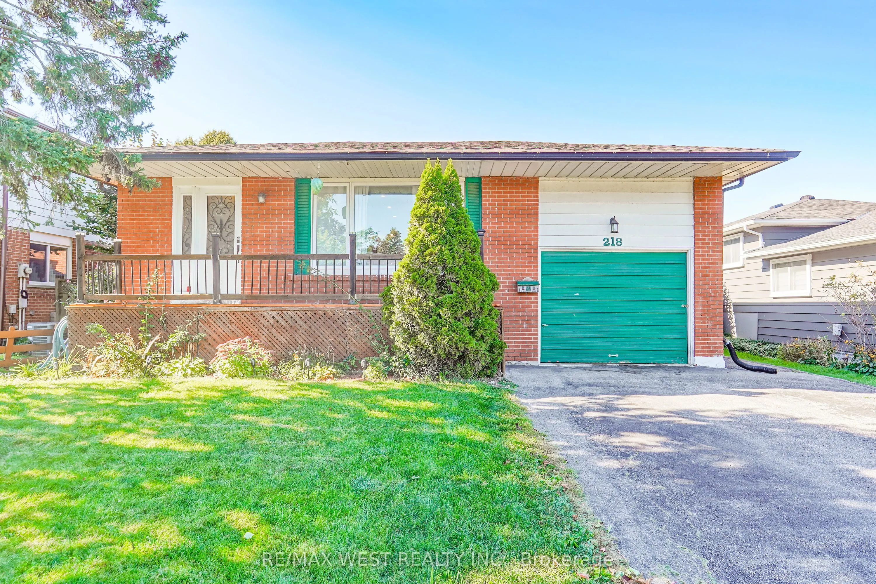 218 Quetico Avenue