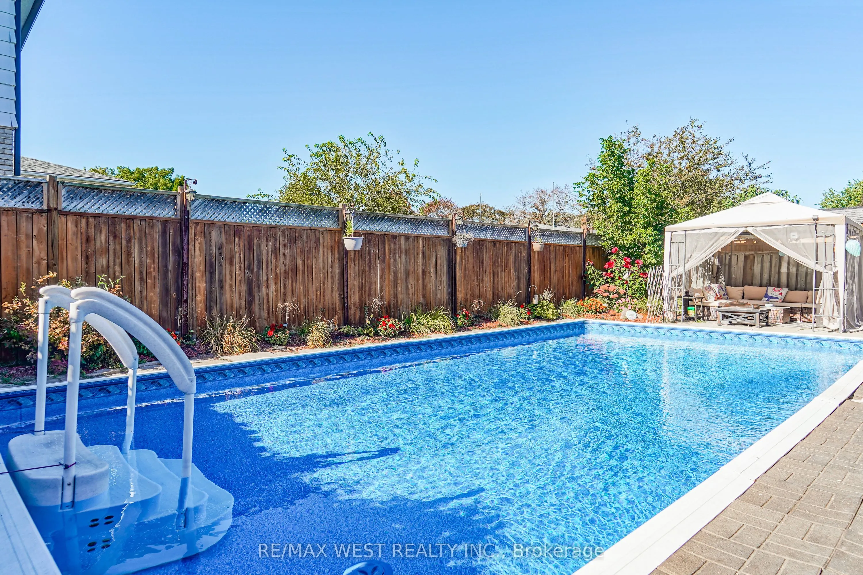 218 Quetico Avenue