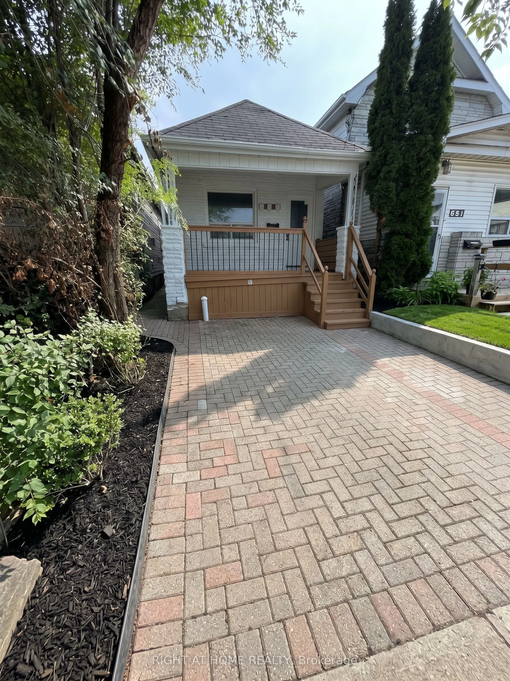 683 Mortimer Avenue
