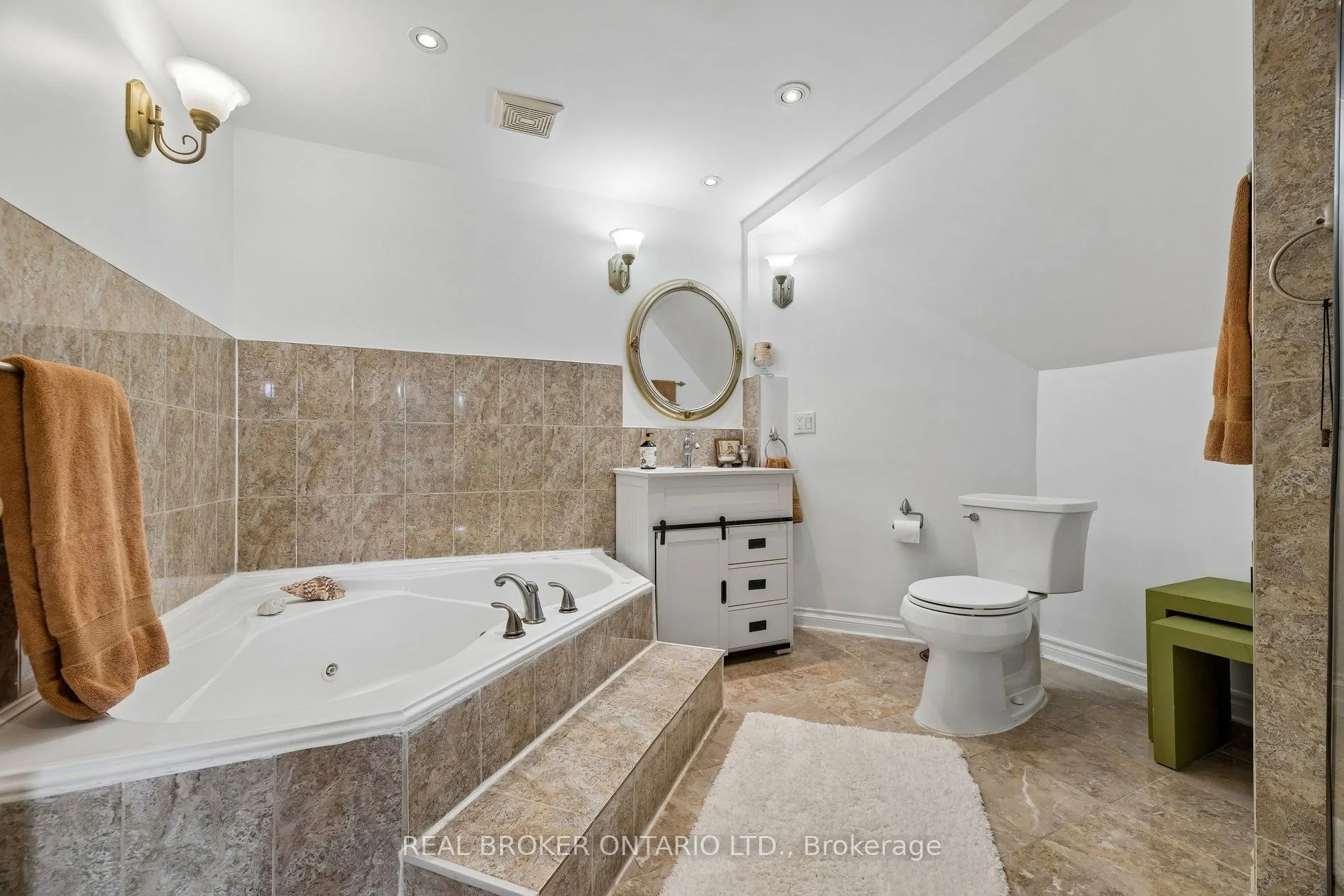 22 Ravenscroft Road