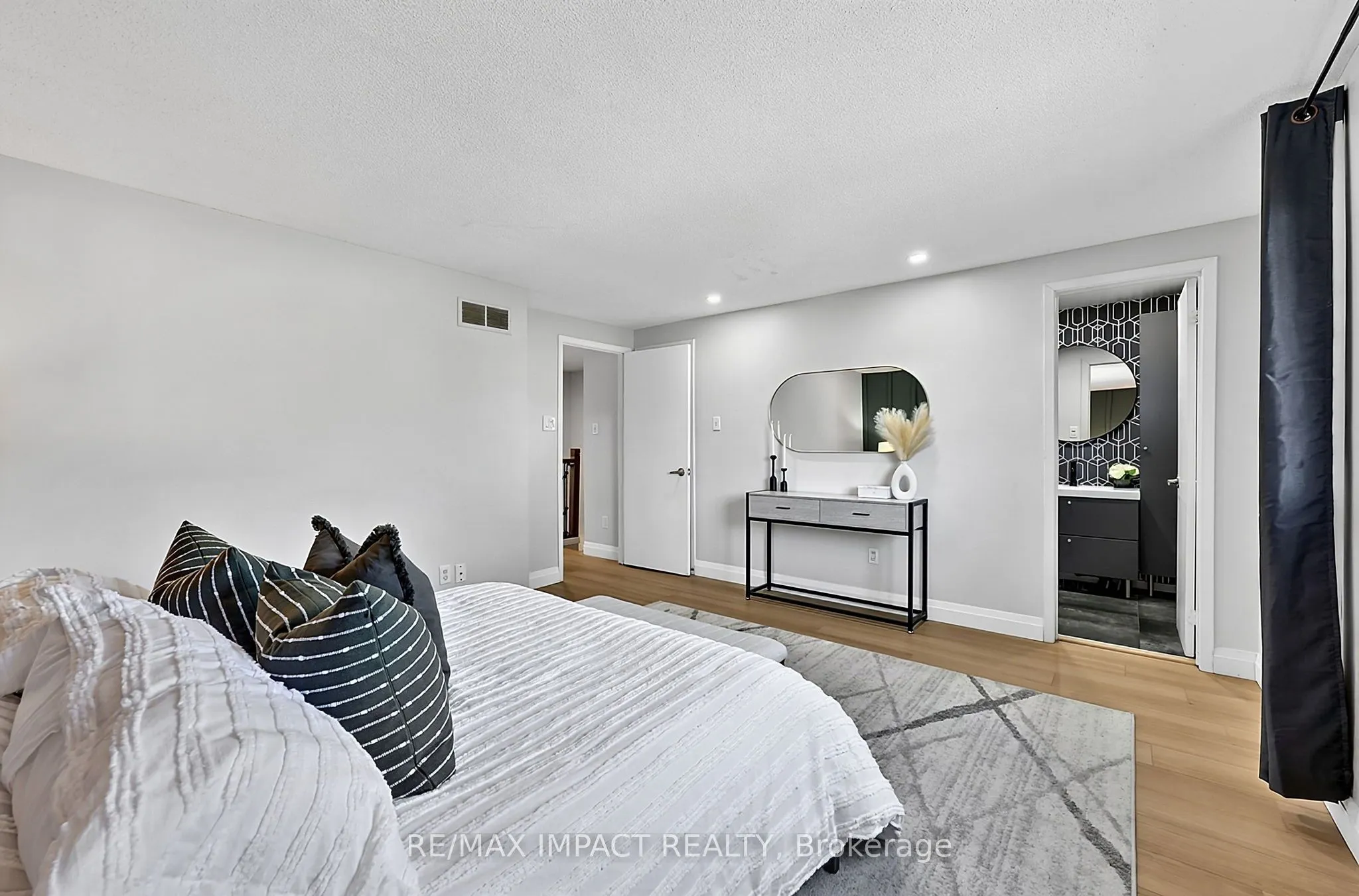 74 Yorkville Drive