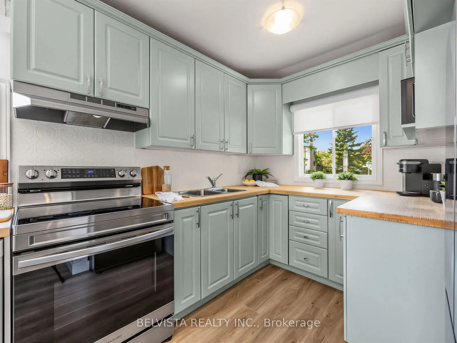7 Agate Road