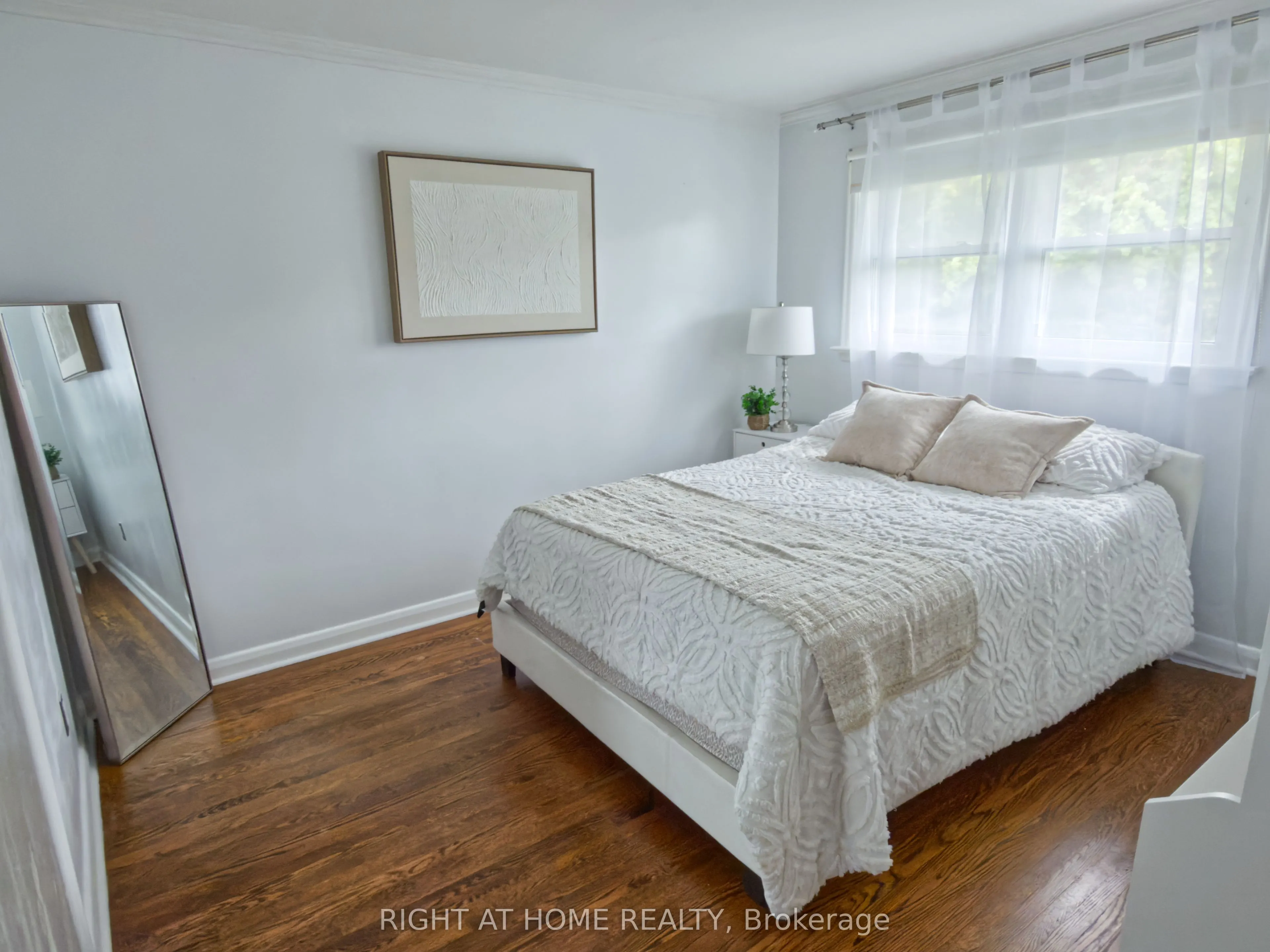 100 Perivale Crescent