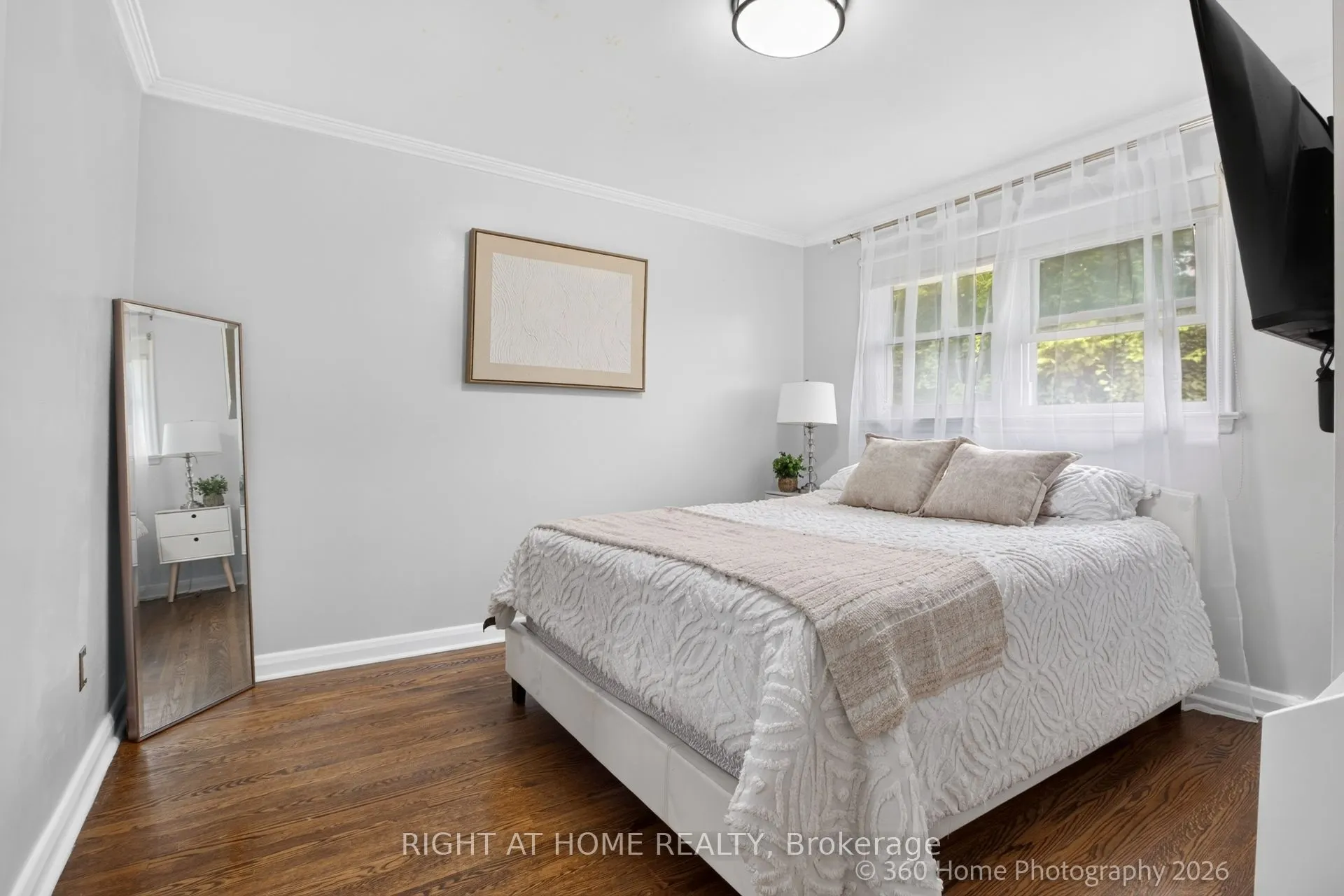 100 Perivale Crescent