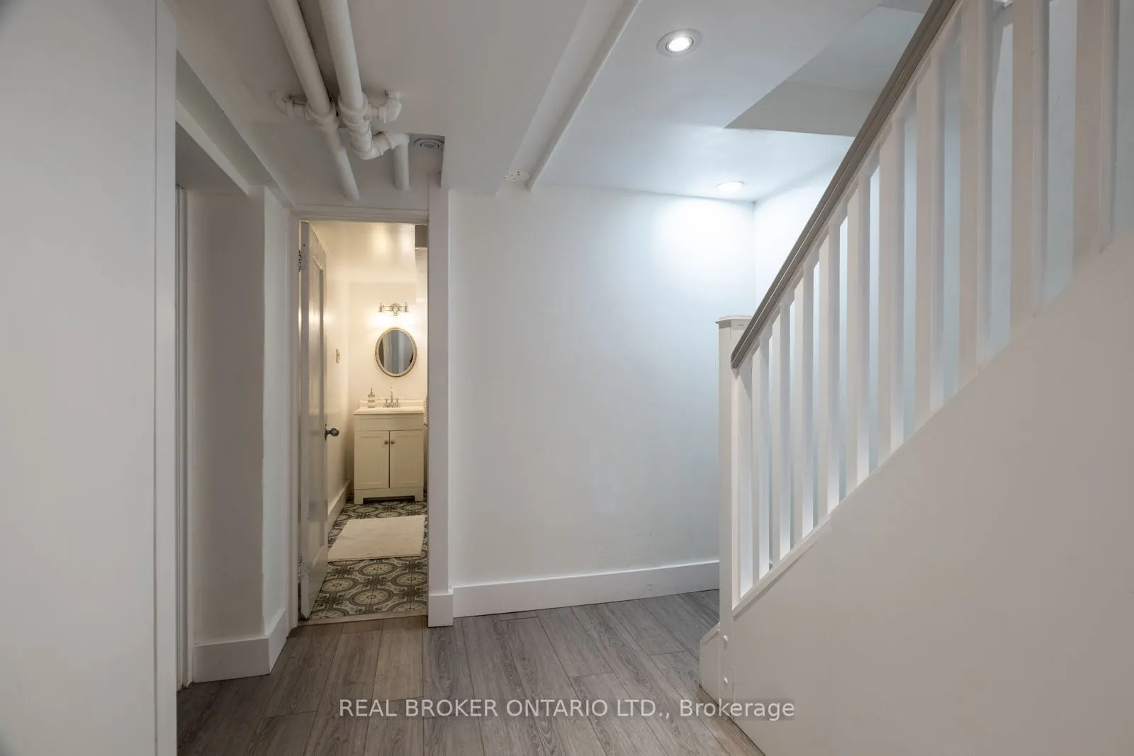 100 Oak Park Avenue