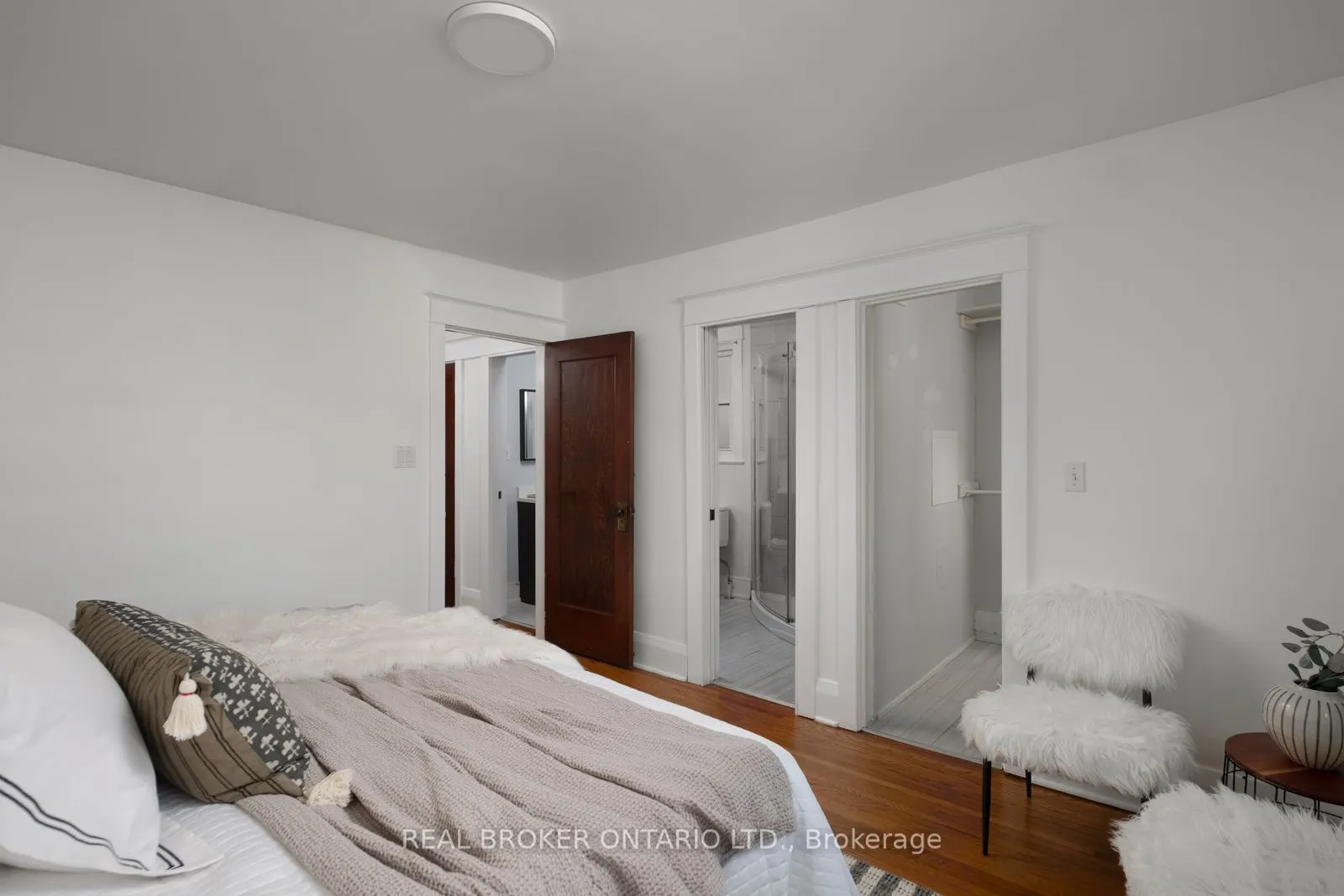 100 Oak Park Avenue