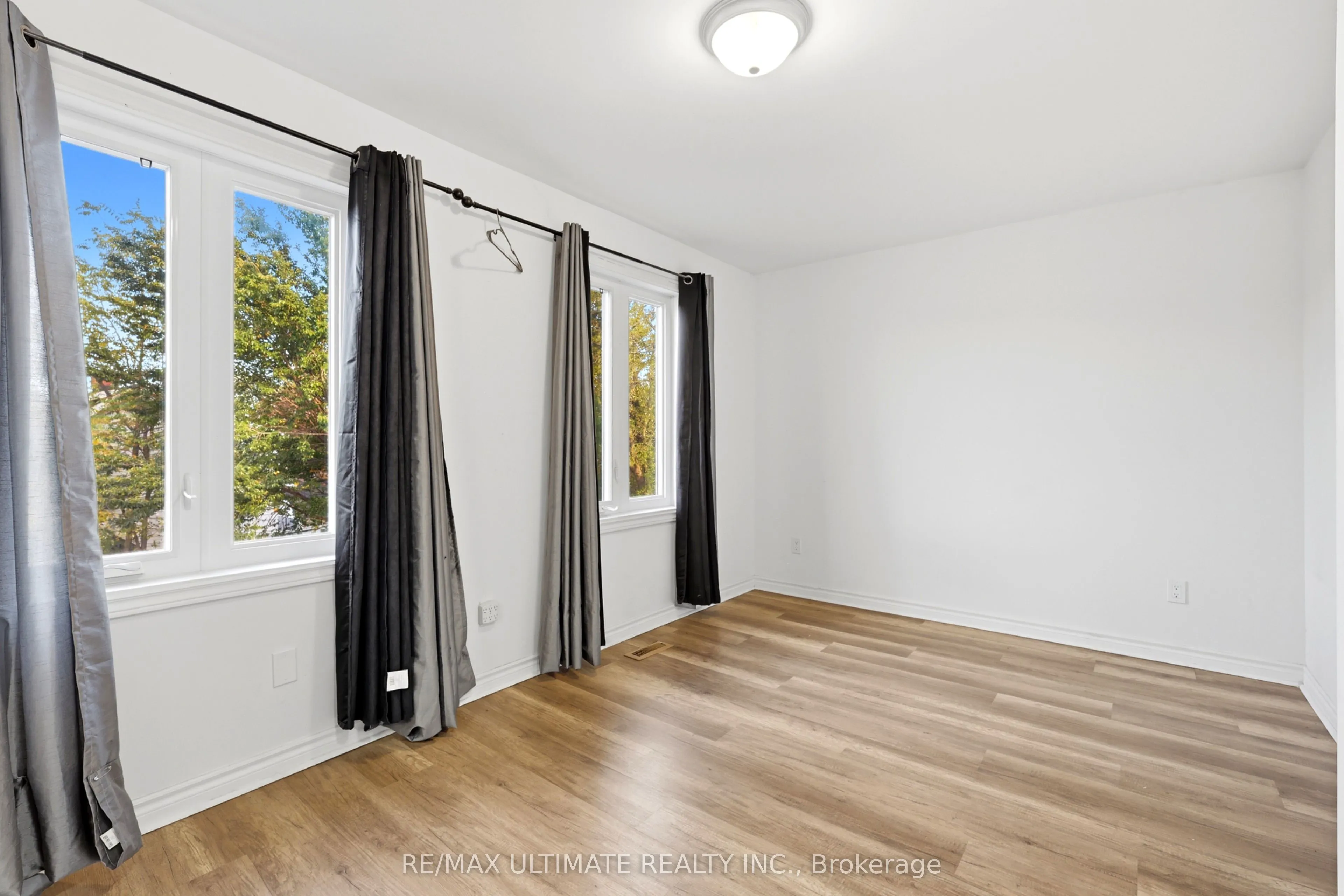 183 Ritson Road S