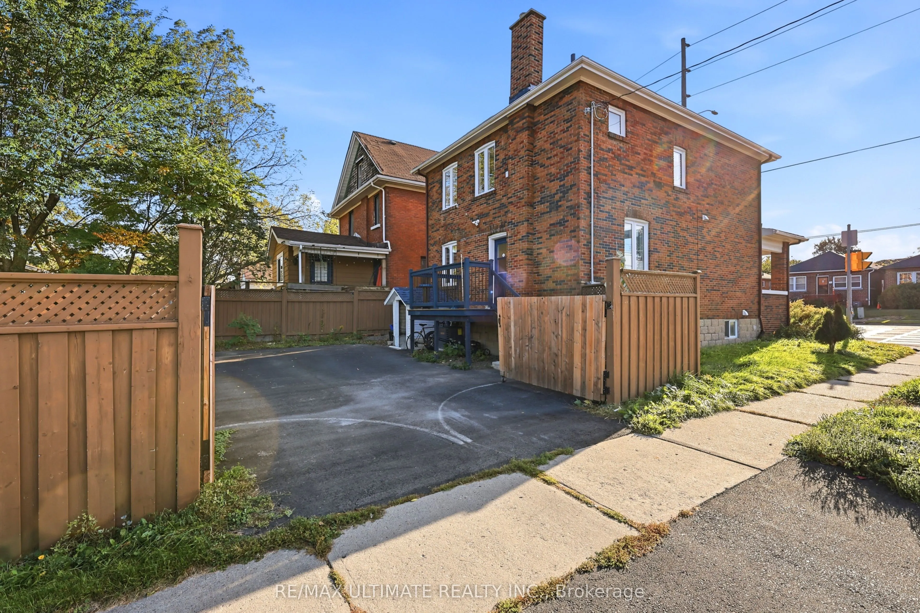 183 Ritson Road S