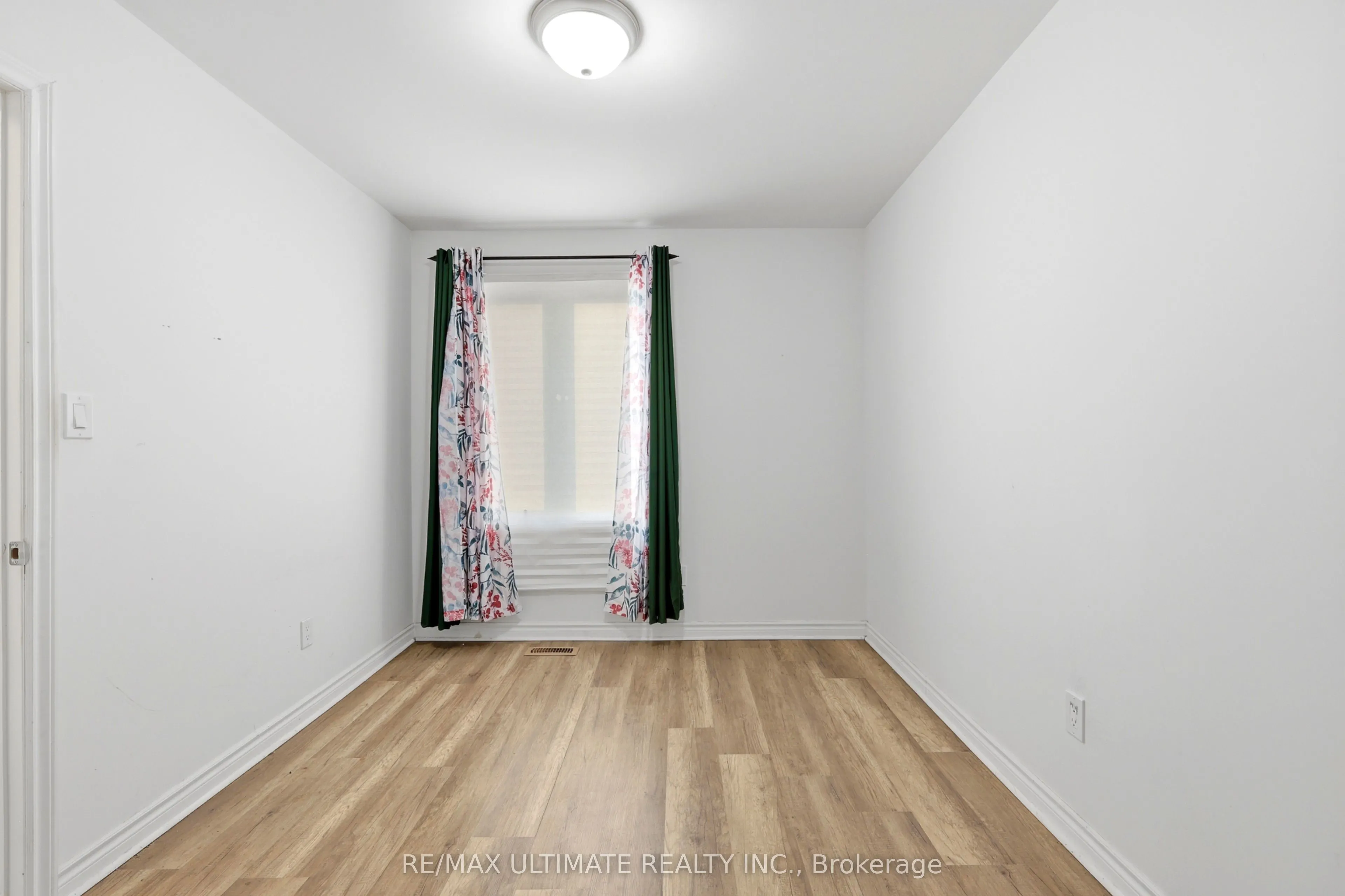 183 Ritson Road S