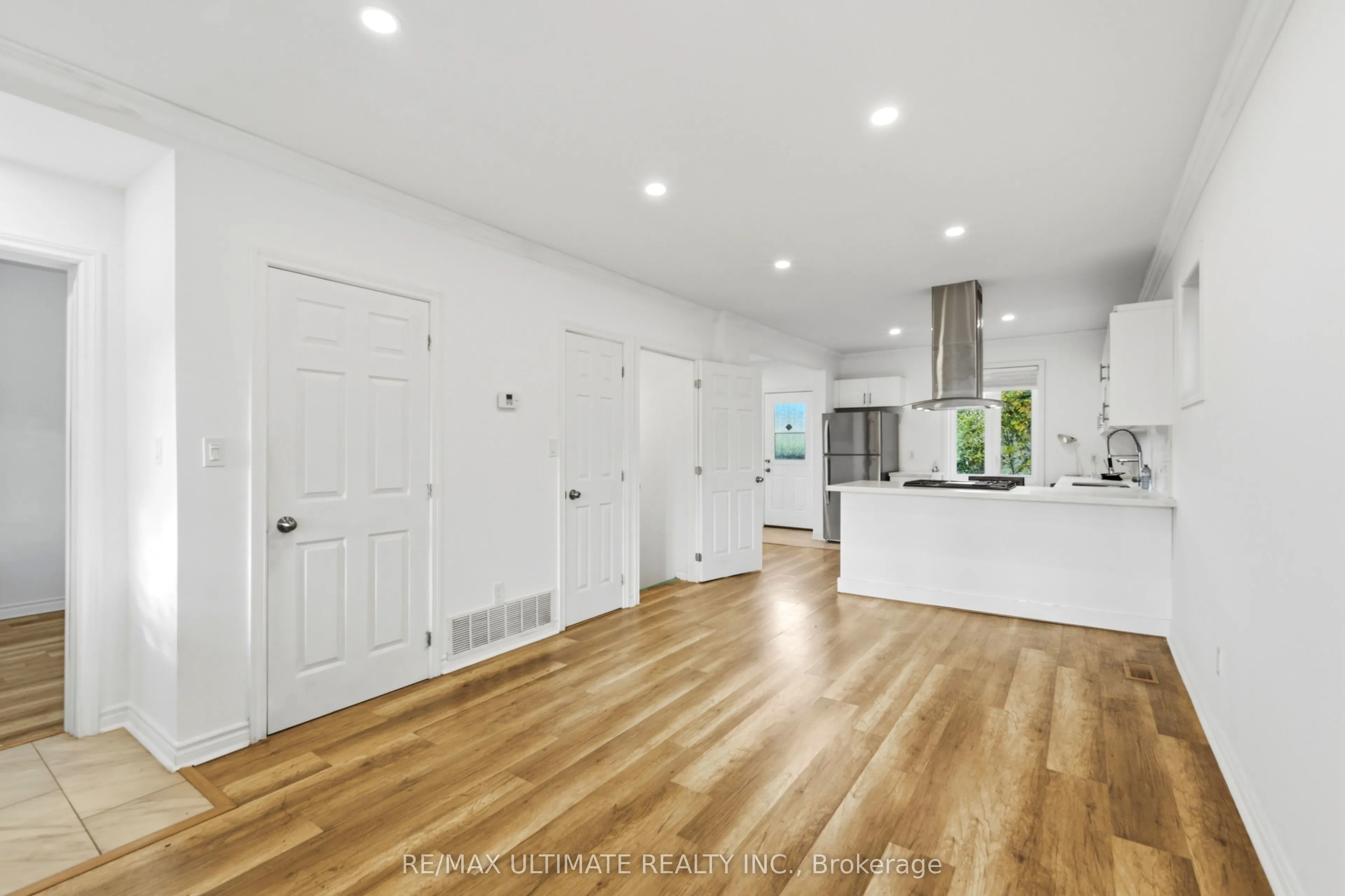 183 Ritson Road S