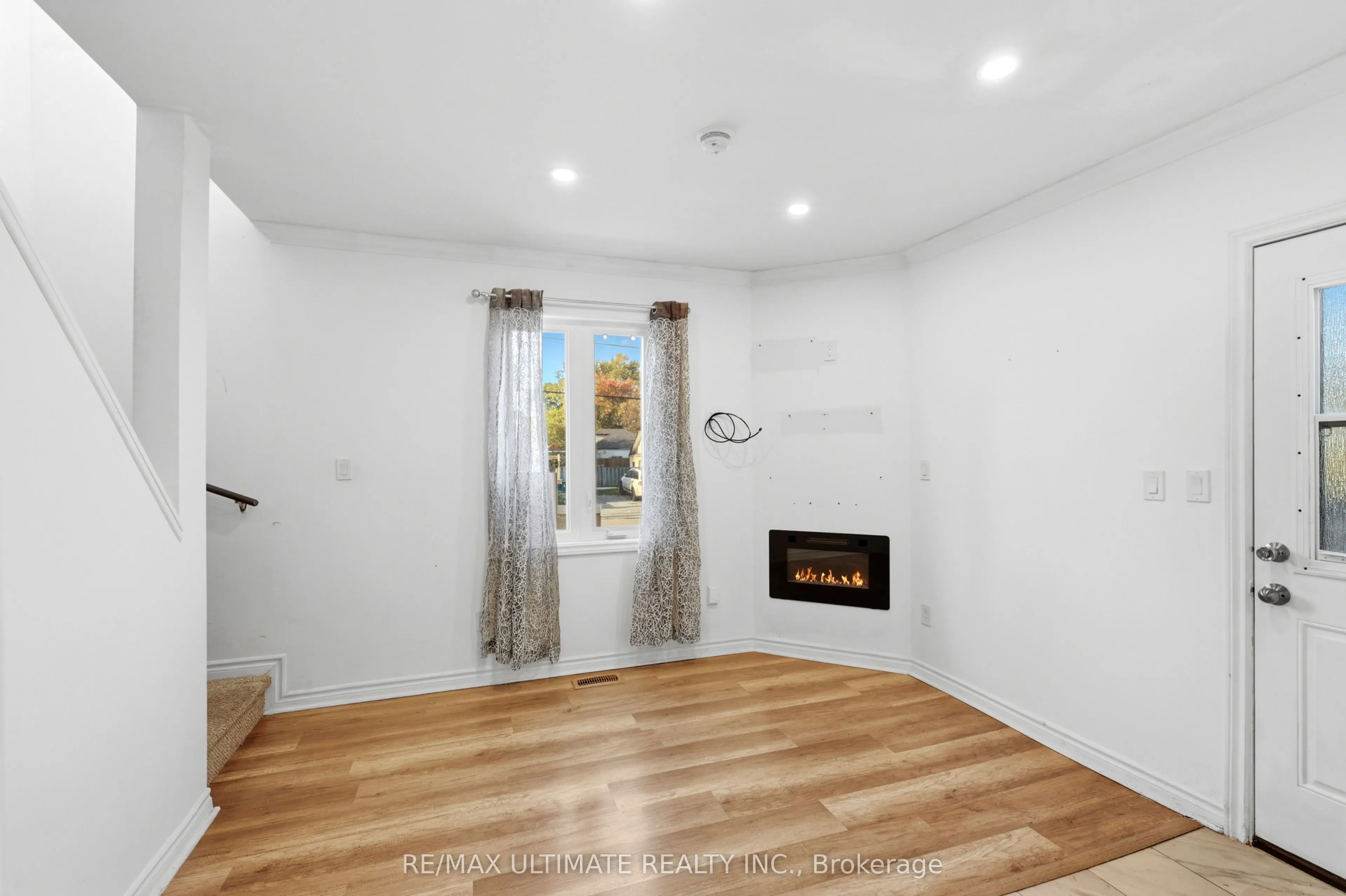 183 Ritson Road S