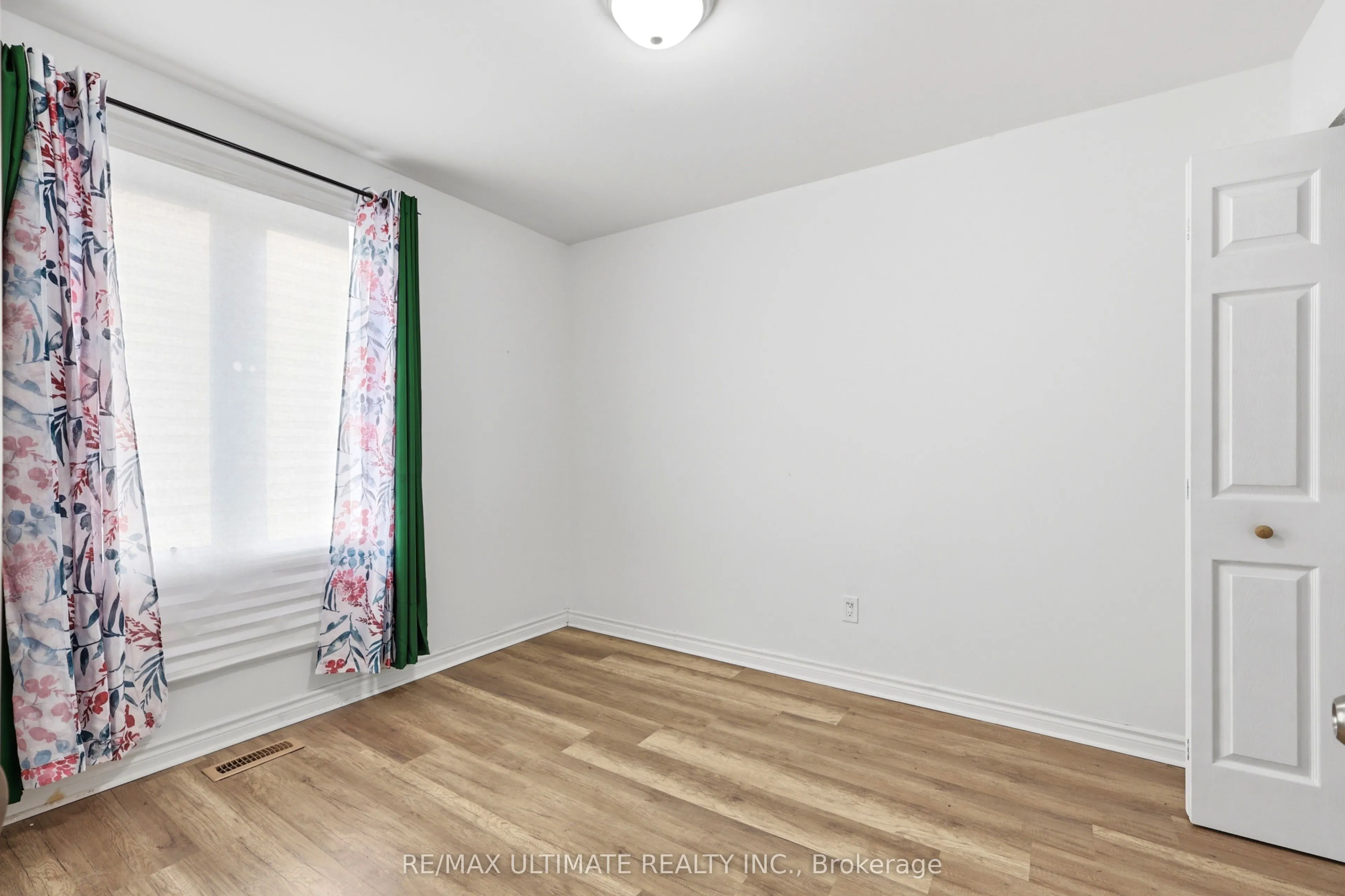183 Ritson Road S