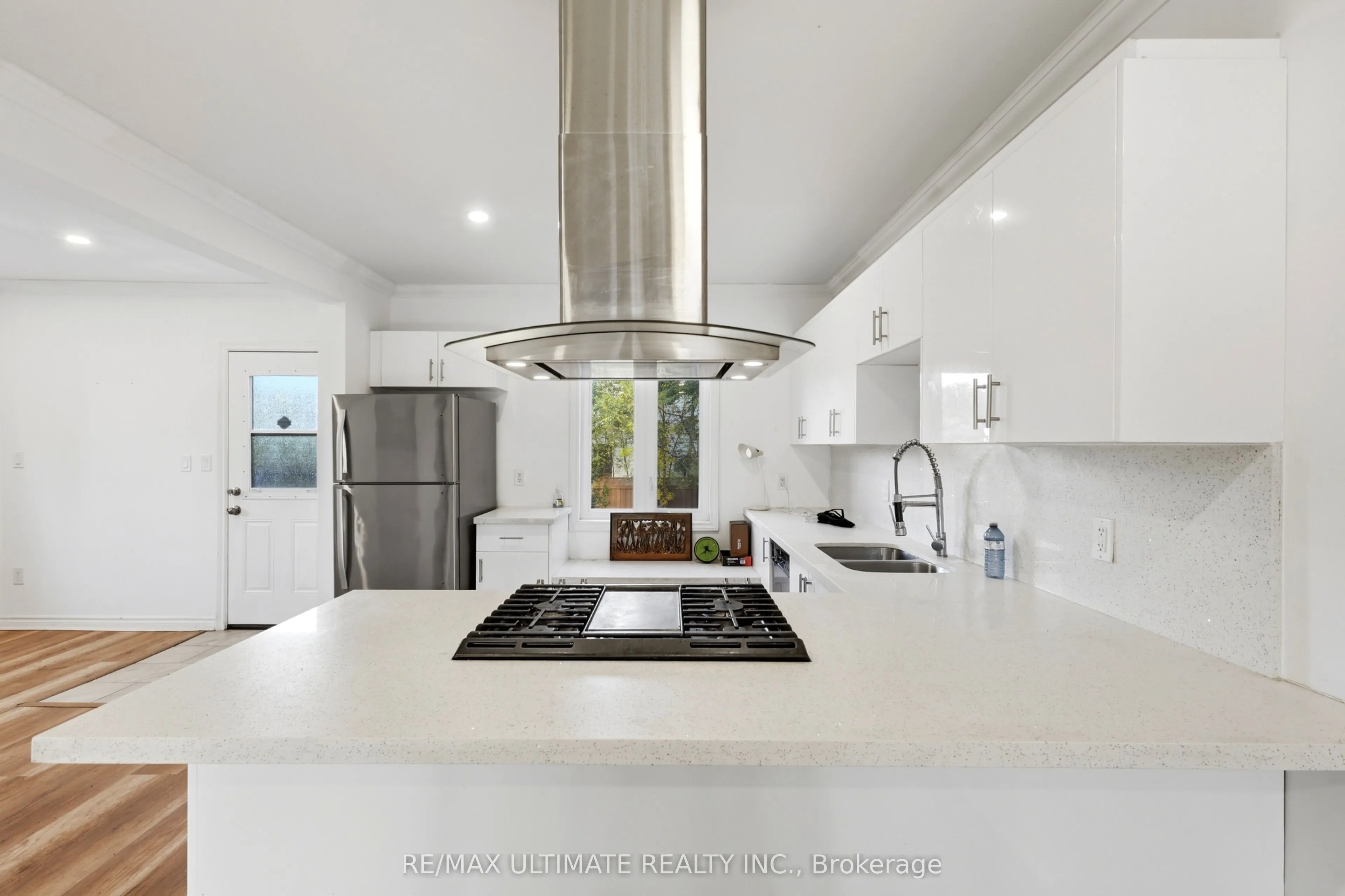 183 Ritson Road S