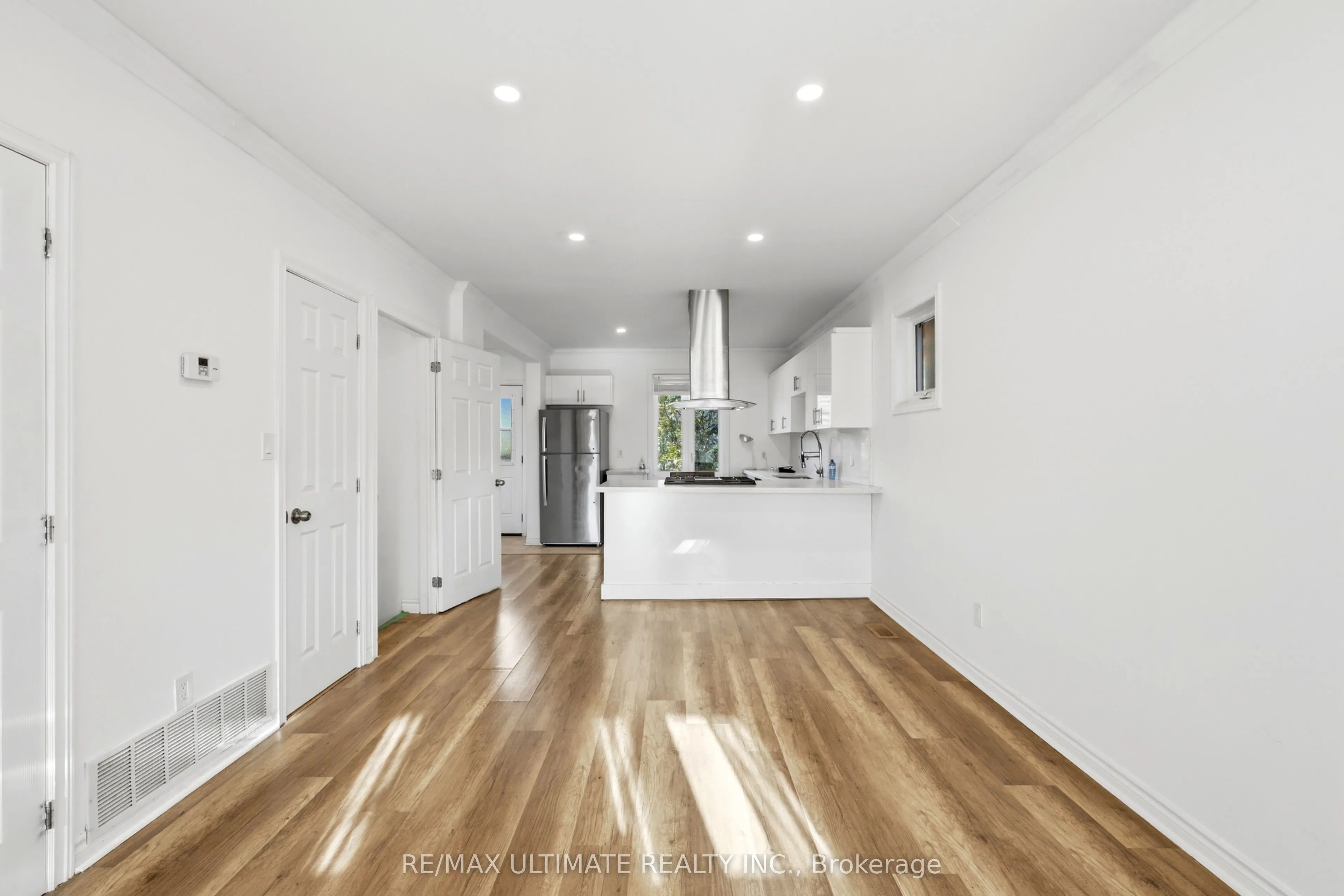 183 Ritson Road S