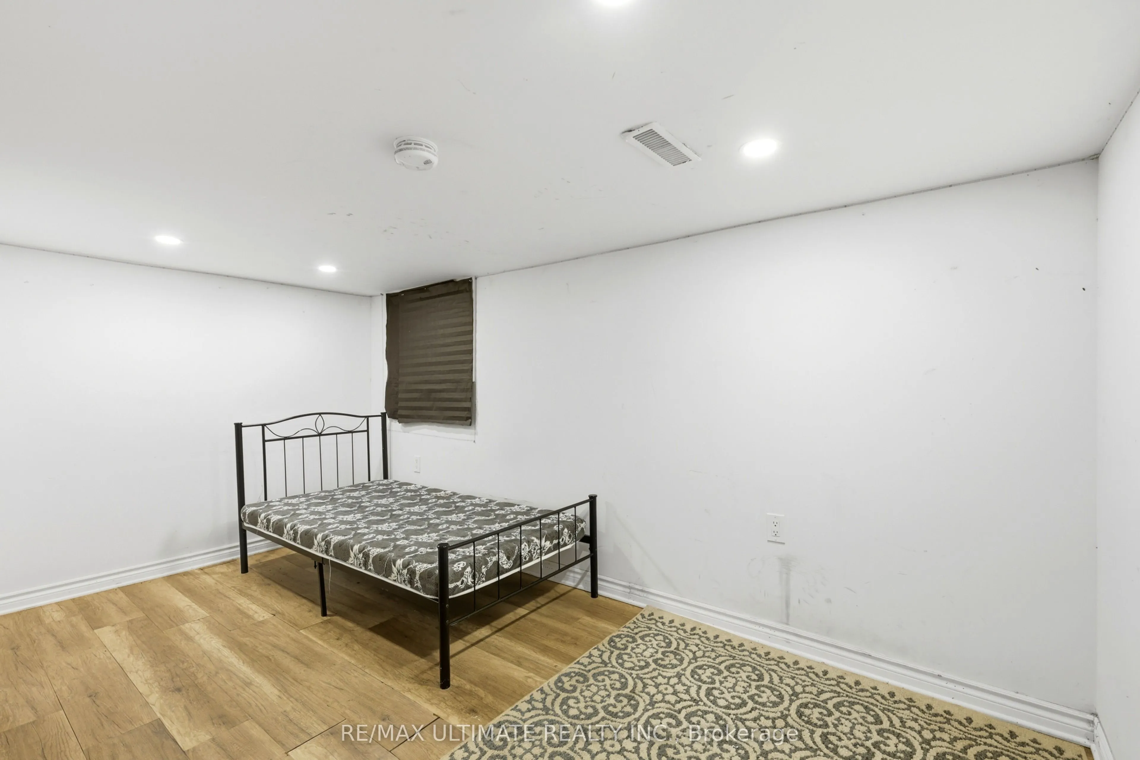 183 Ritson Road S