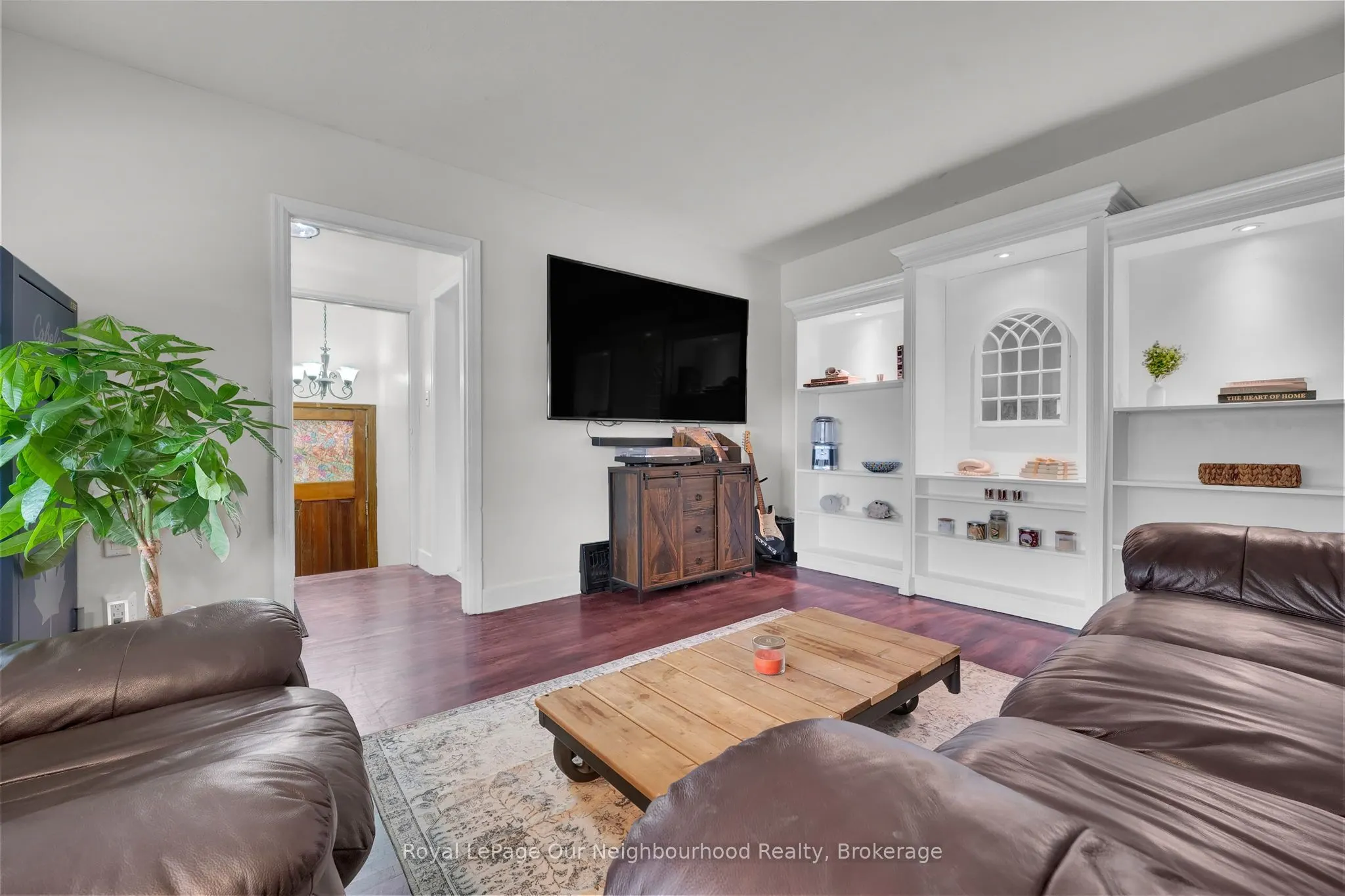 312 Gibbons Street