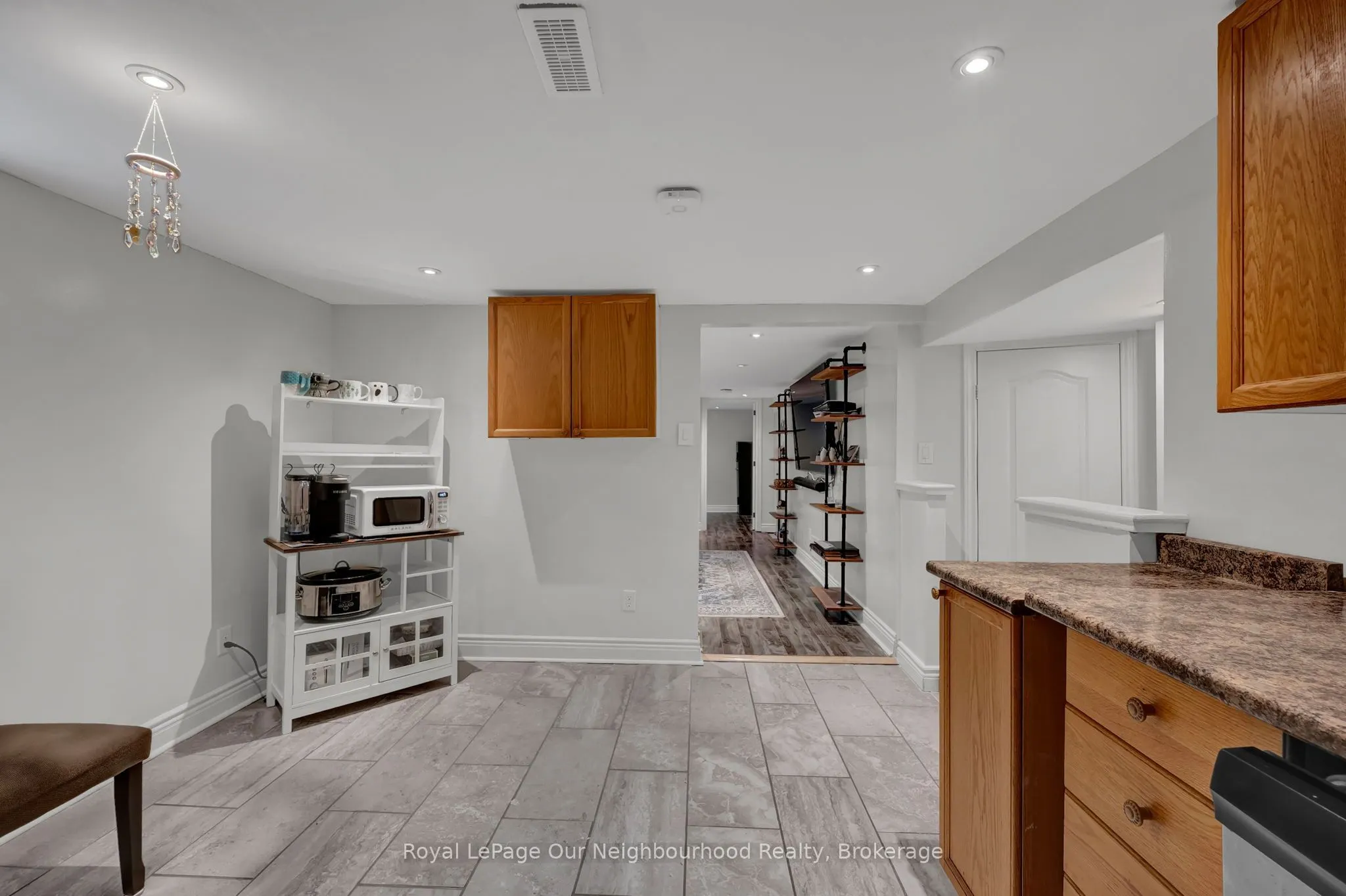 312 Gibbons Street