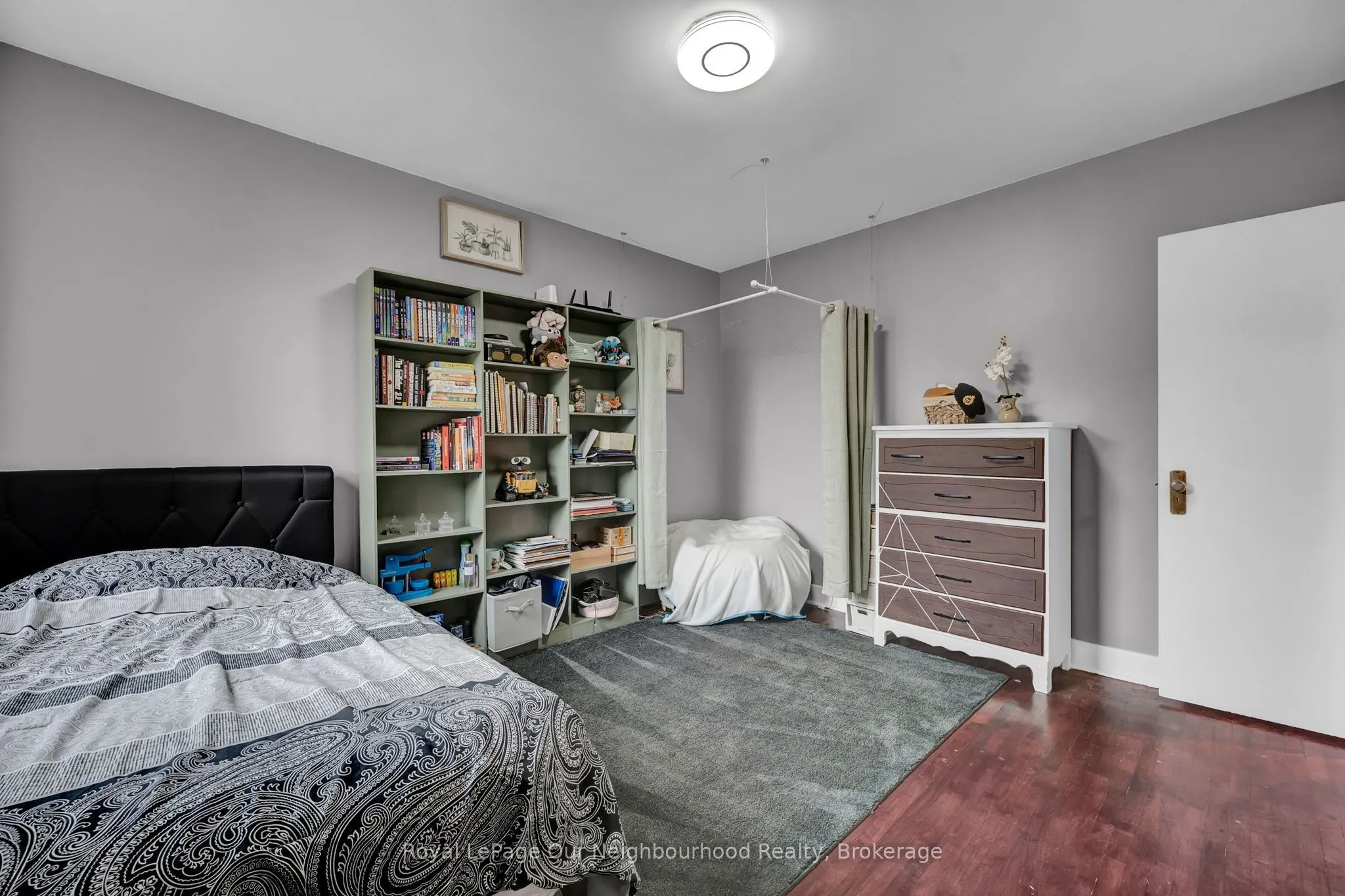 312 Gibbons Street