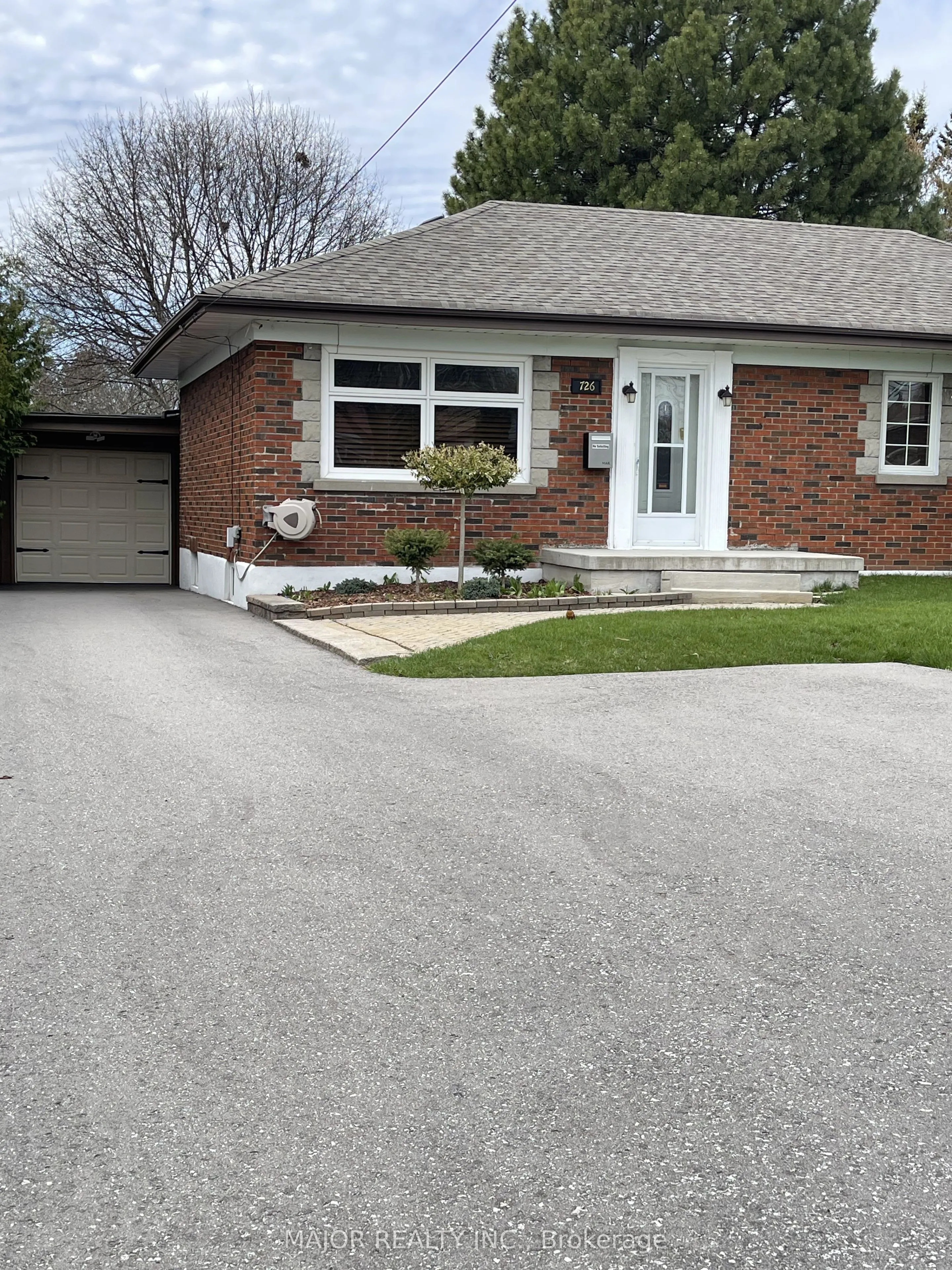 726 Bessborough Drive