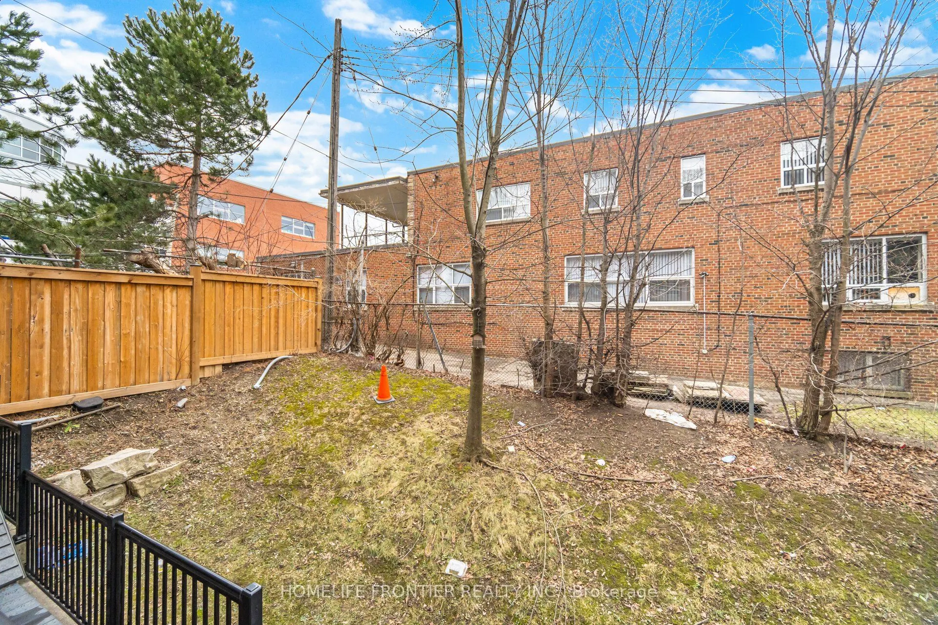 45 Strangford Lane #207