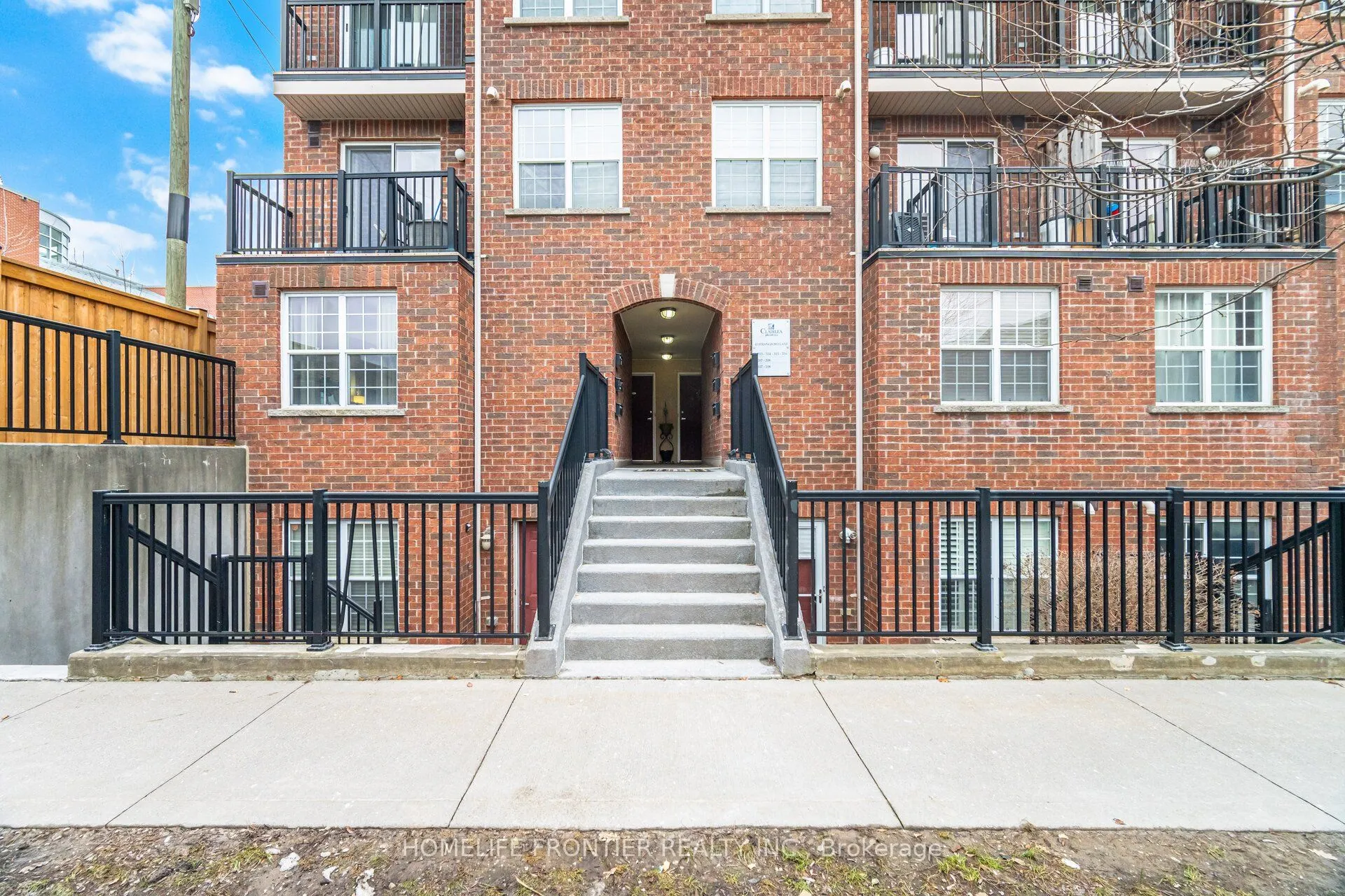 45 Strangford Lane #207