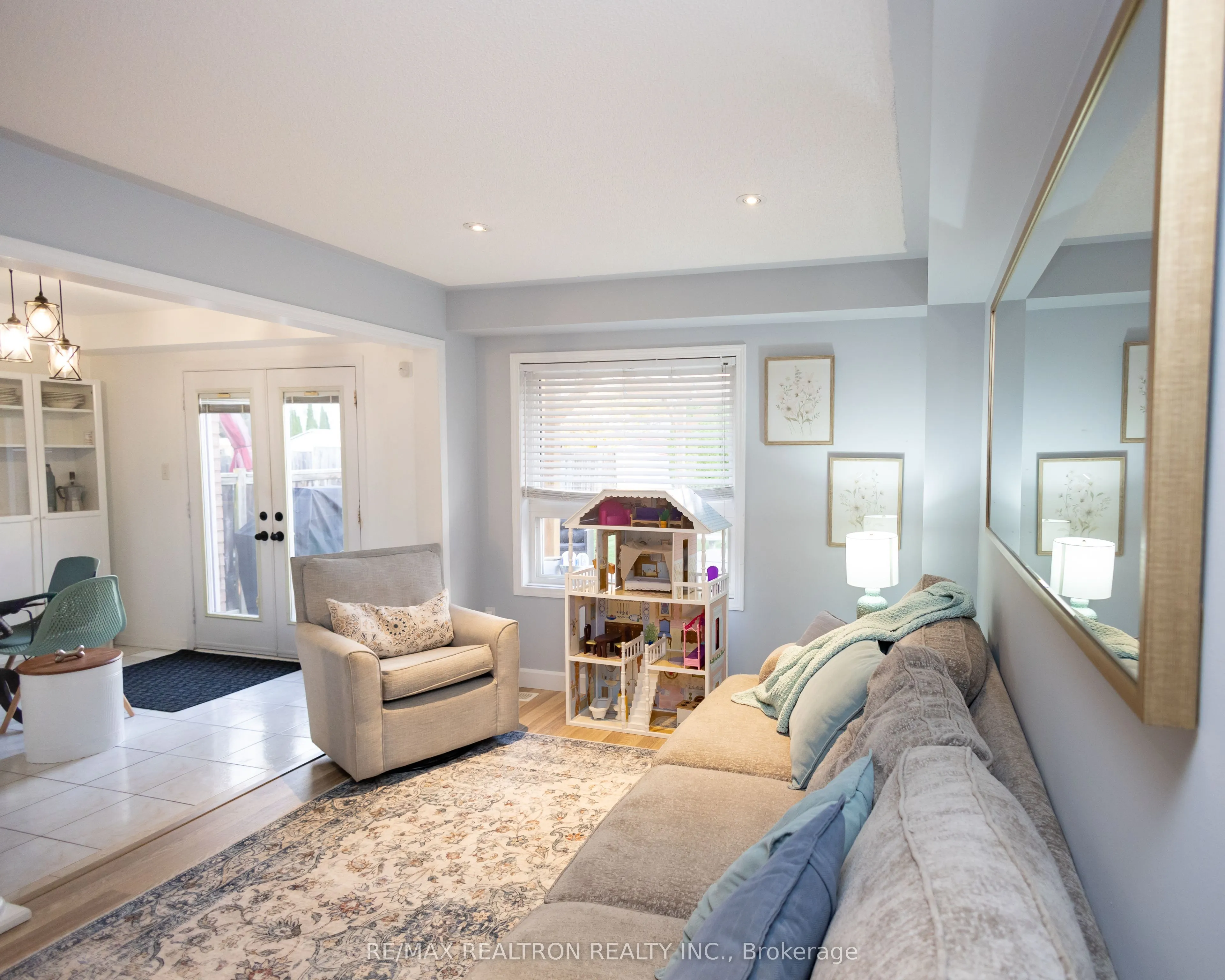 119 WILLIAM COWLES Drive
