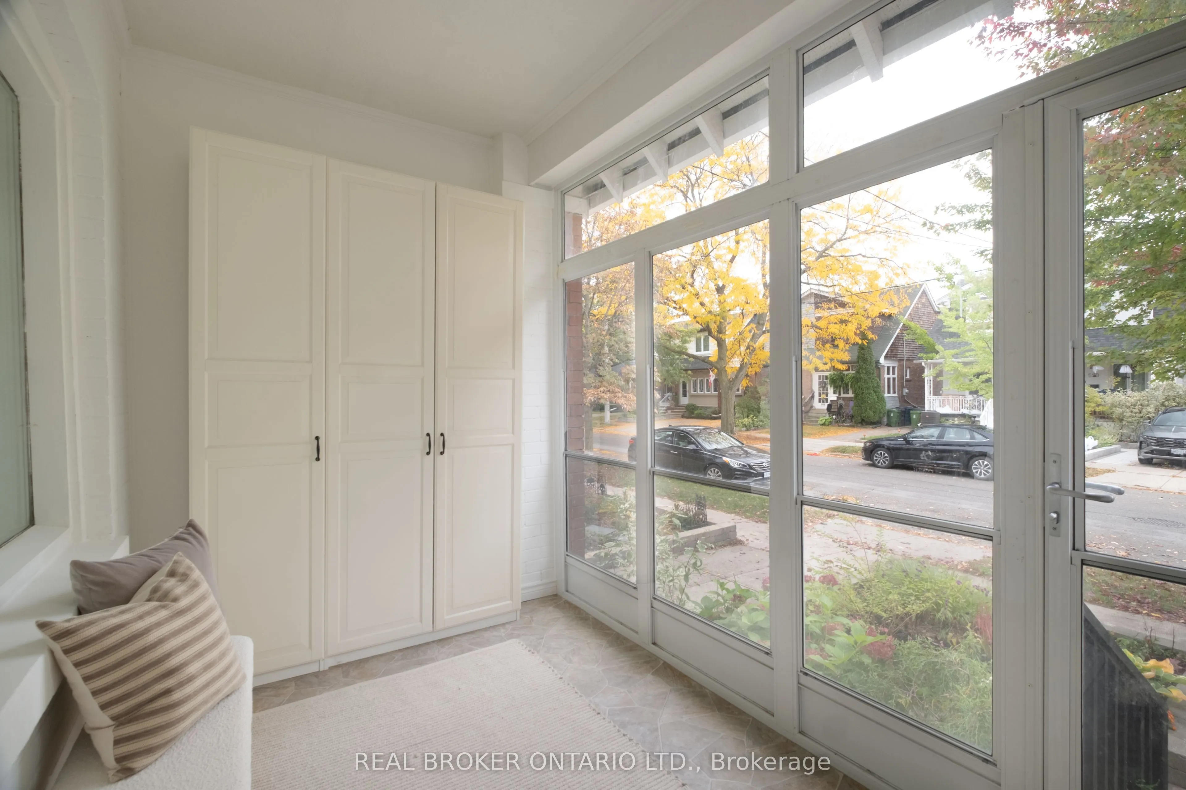 550 Milverton Boulevard
