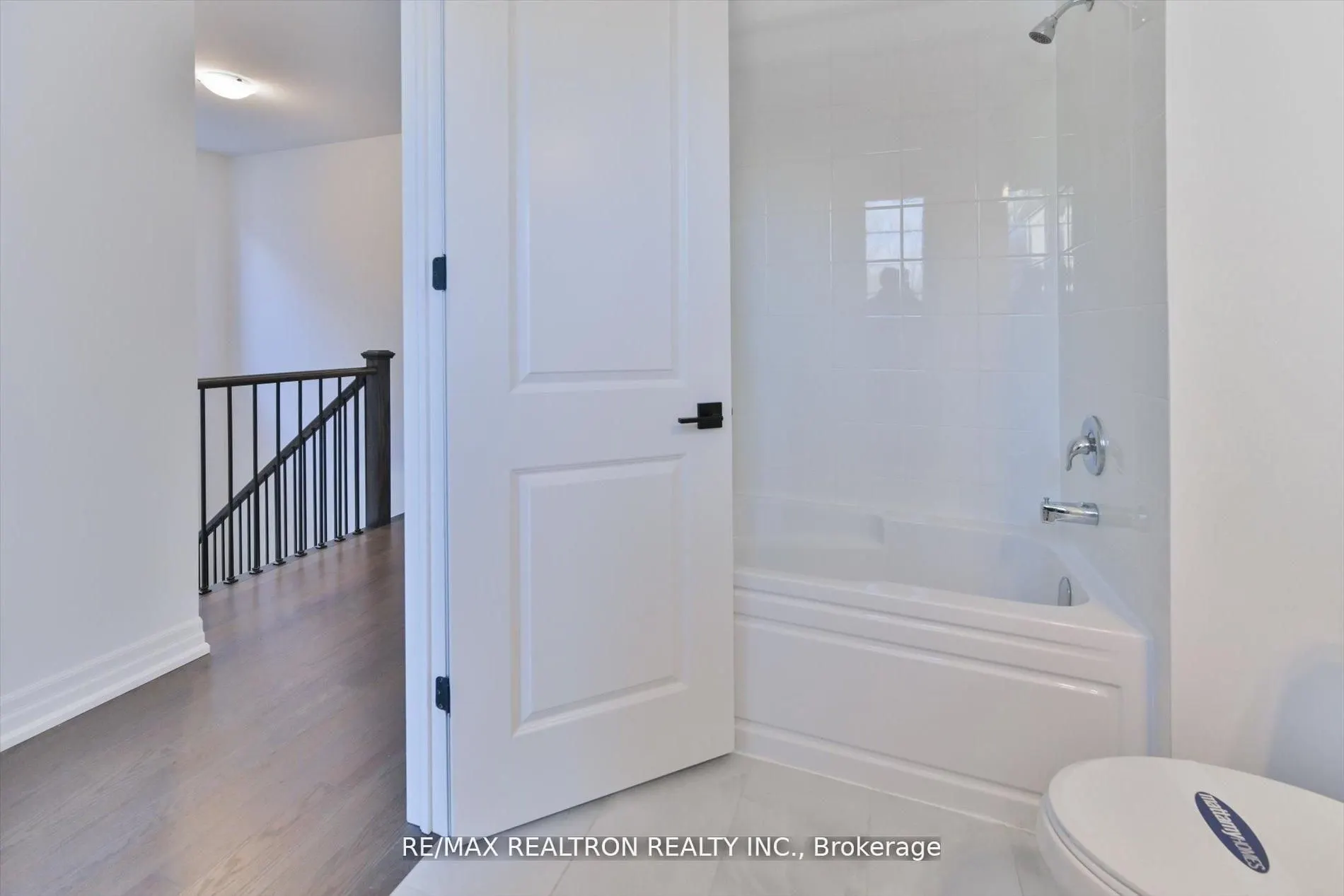 2858 Foxden Square