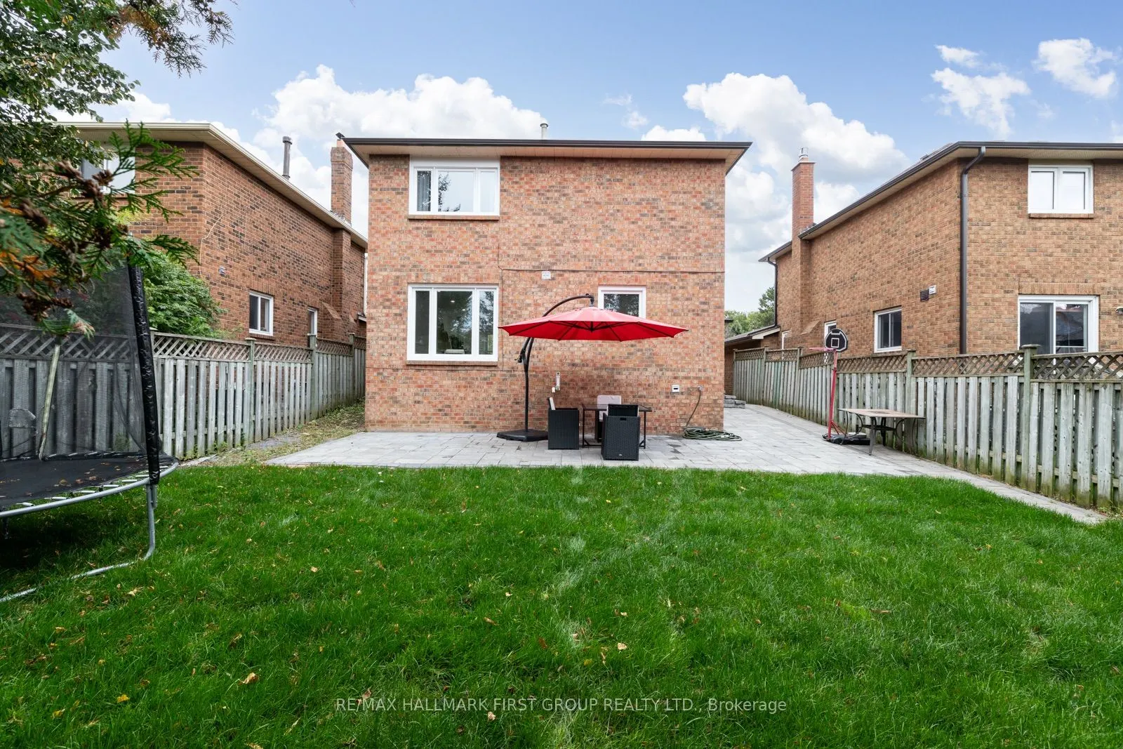 17 Hawkins Crescent
