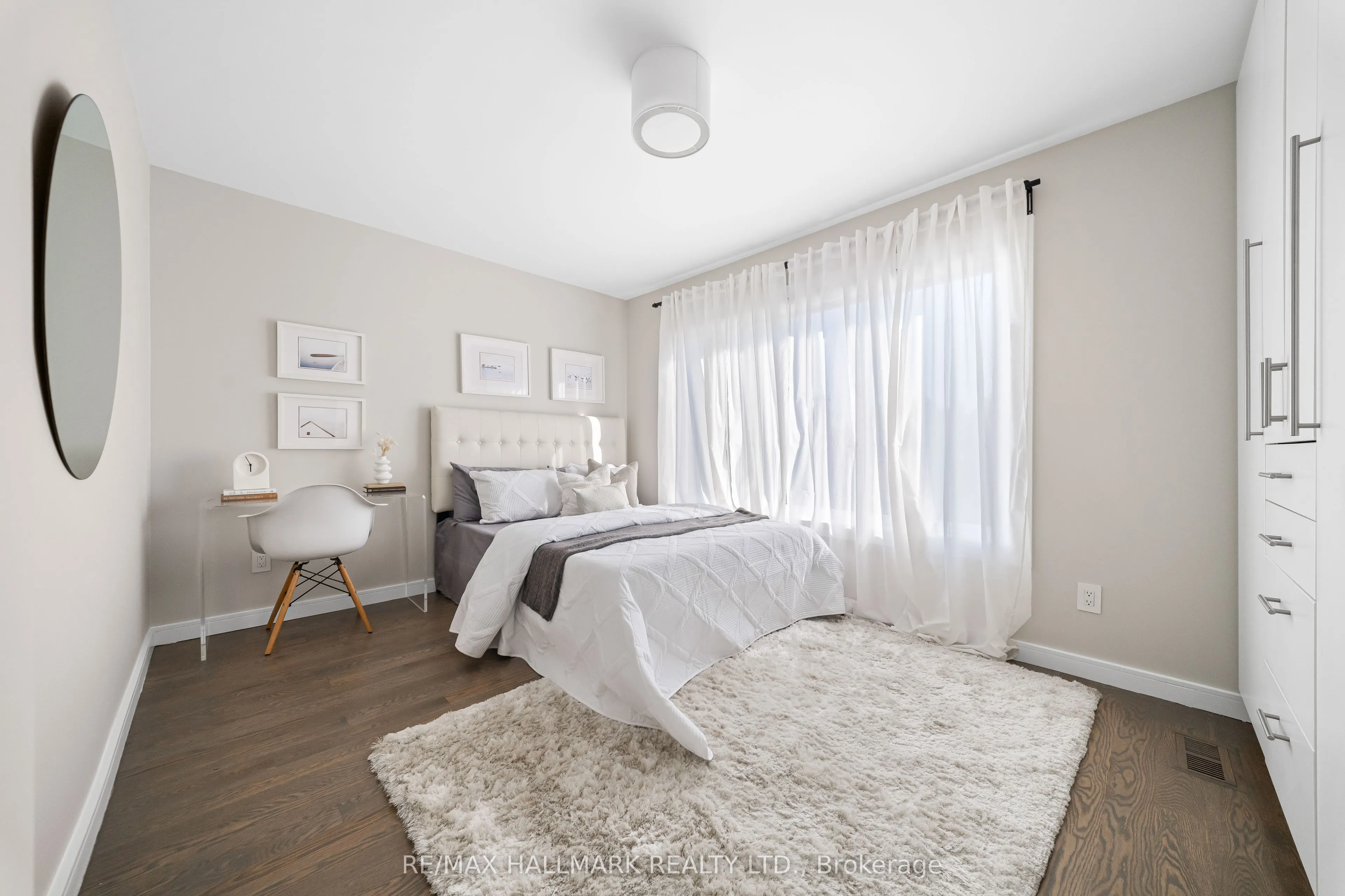 9B Linton Avenue S