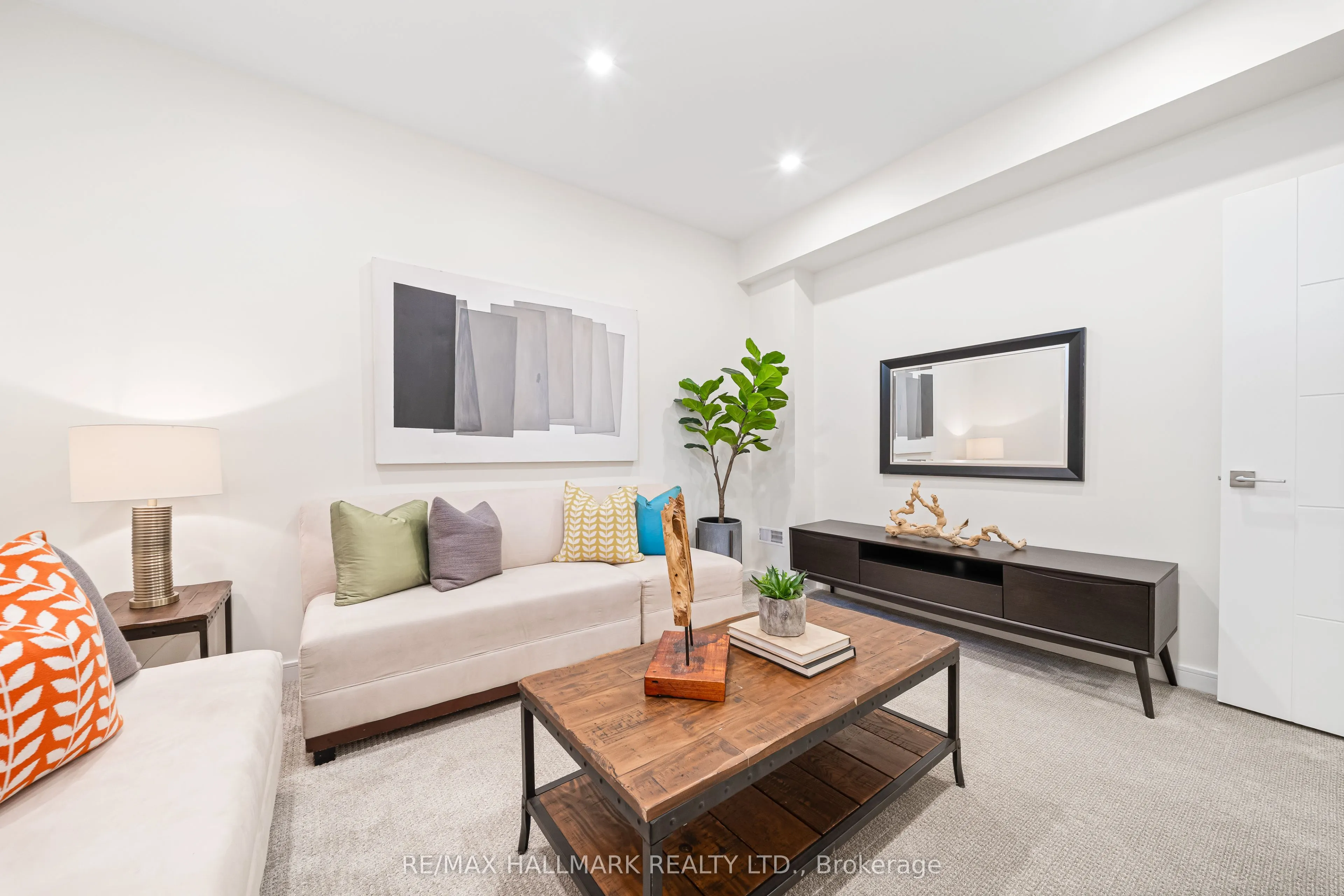 9B Linton Avenue S