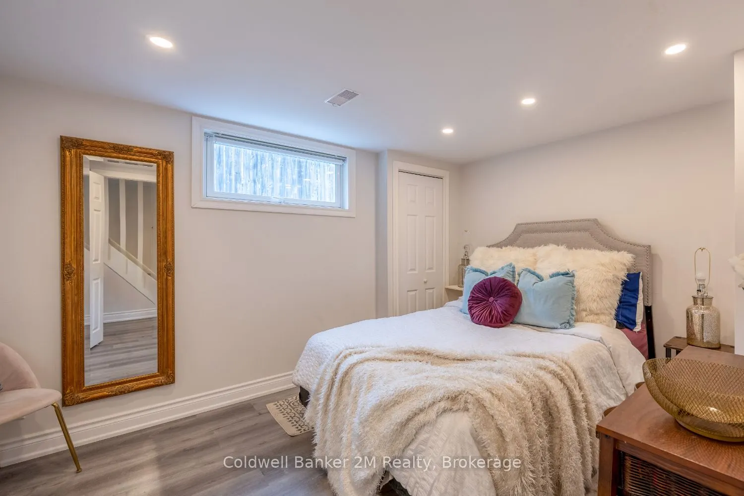 152 Taunton Road W