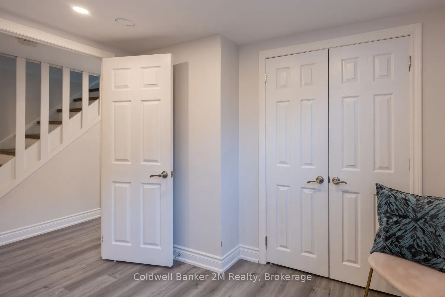 152 Taunton Road W