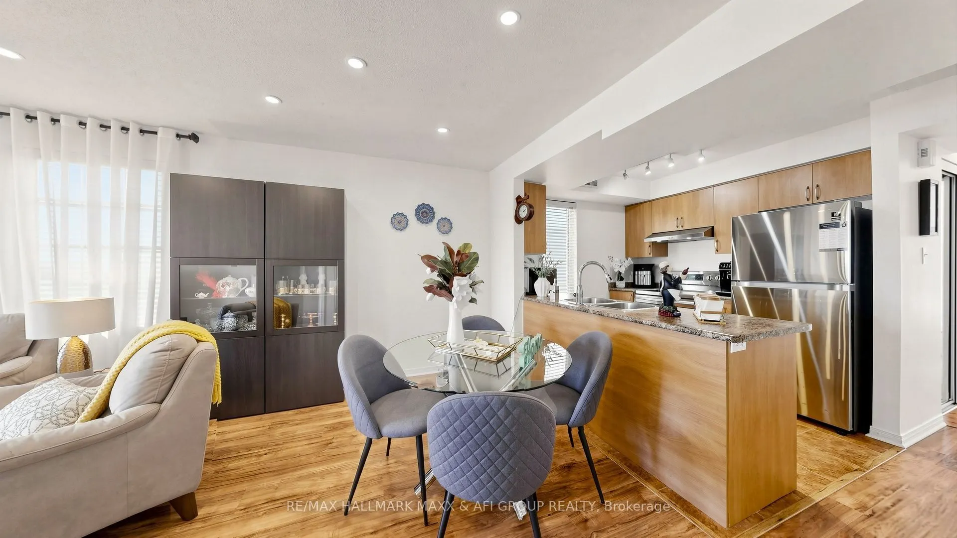 92 Petra Way #2